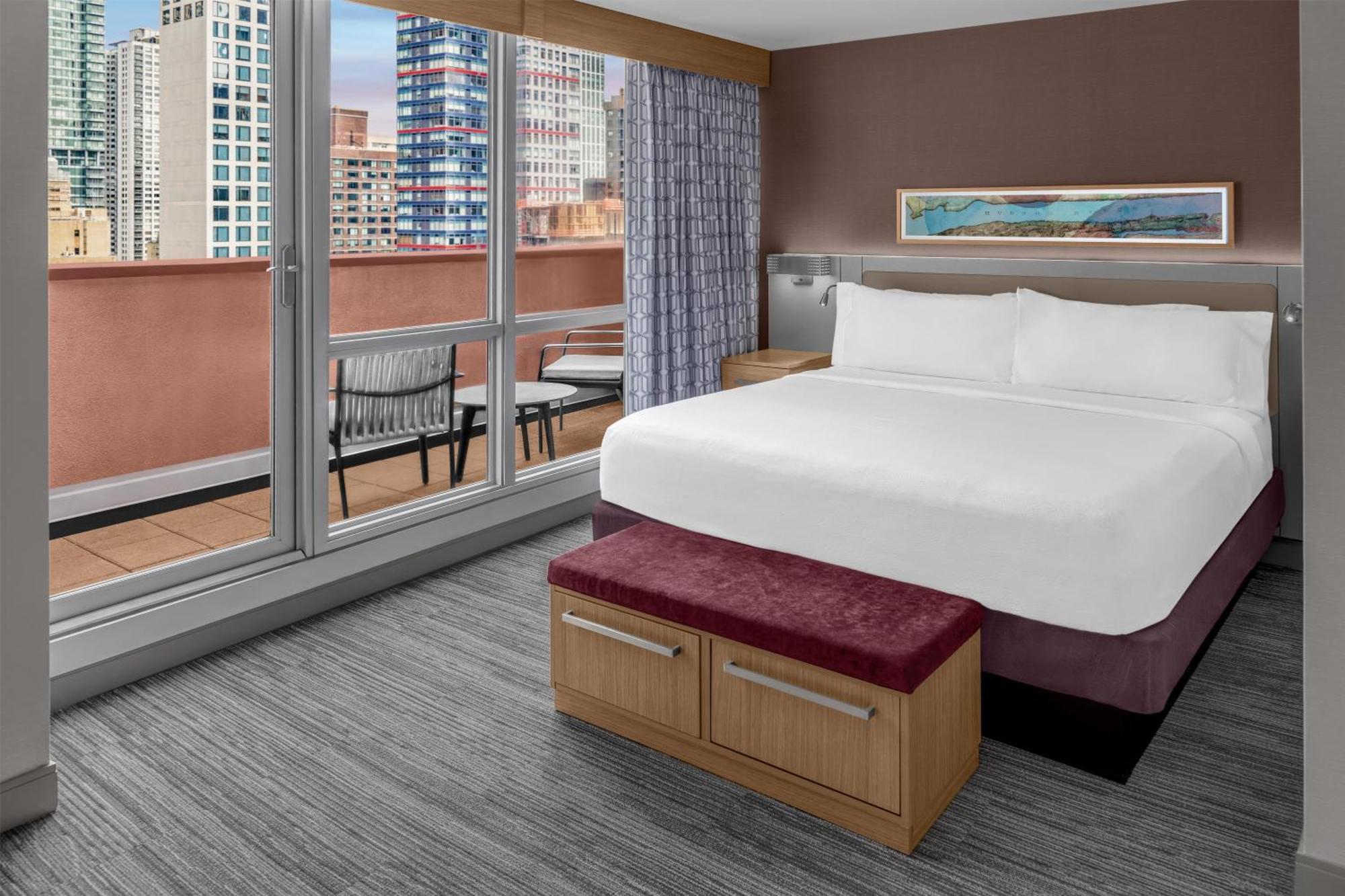 Kamer met Kingsize Bed, Terras en Uitzicht op de Stad