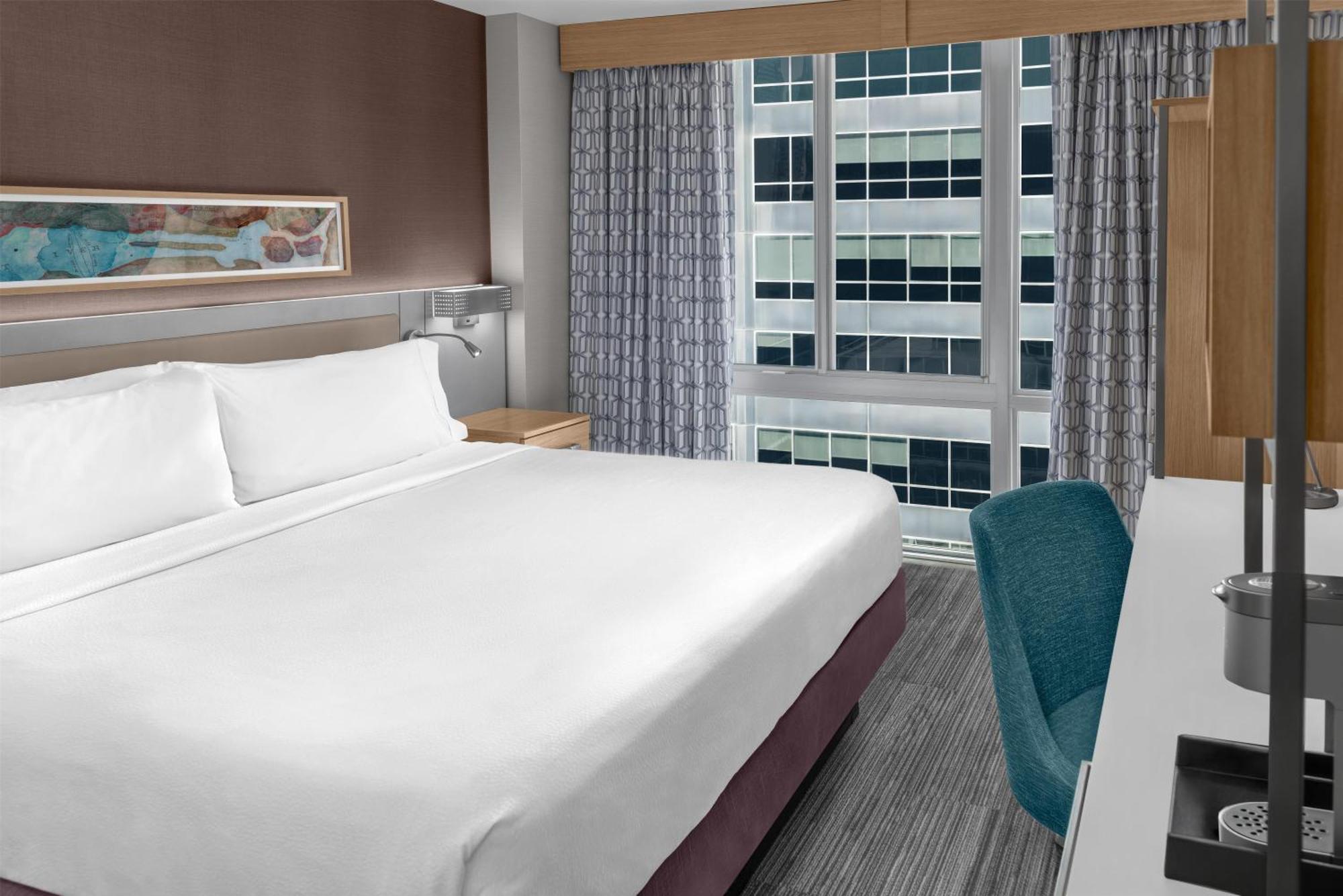 Kamer met Kingsize Bed en Kamerhoge Ramen