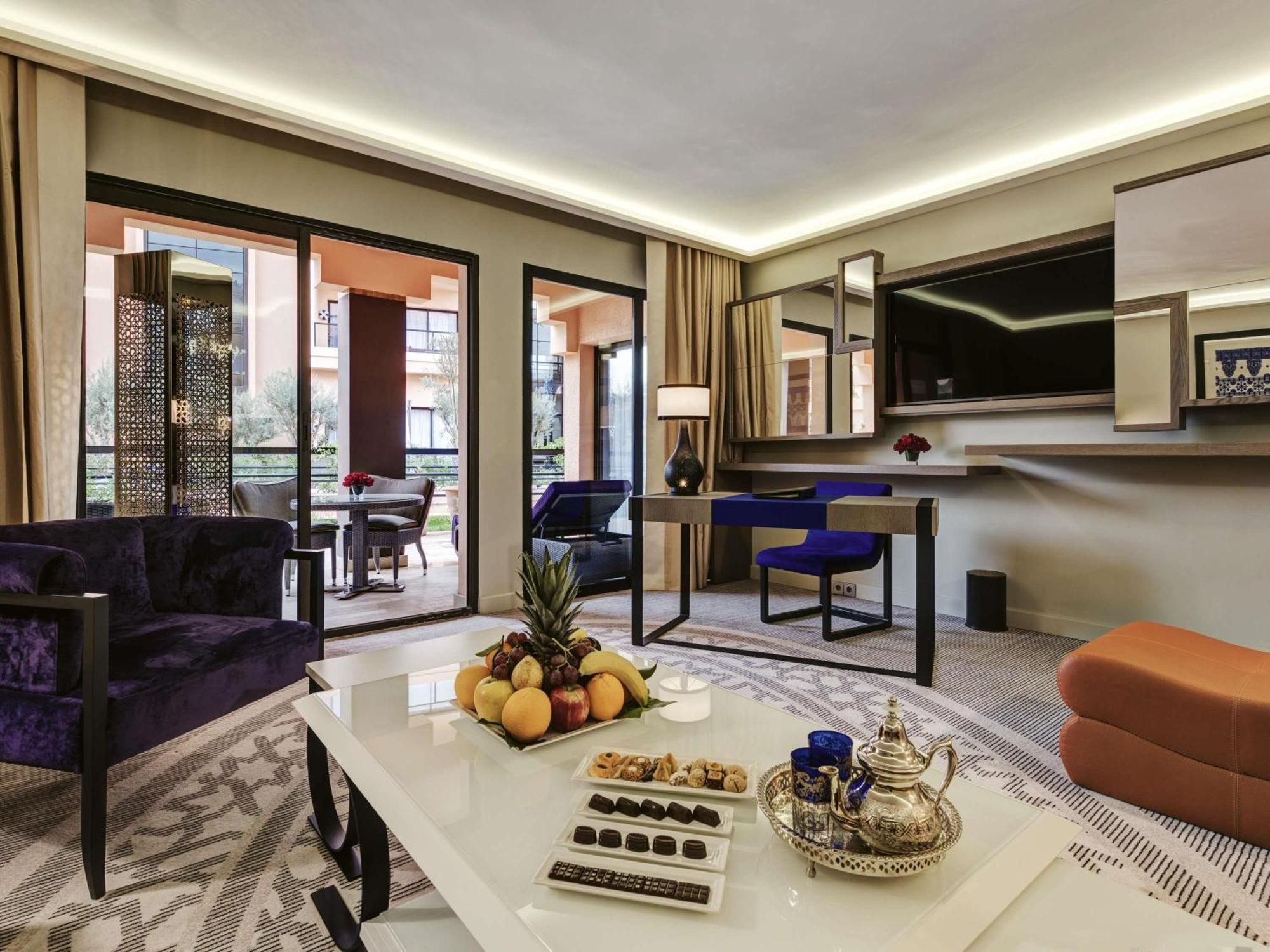 Prestige Suite met Kingsize Bed, Woonkamer en Bank