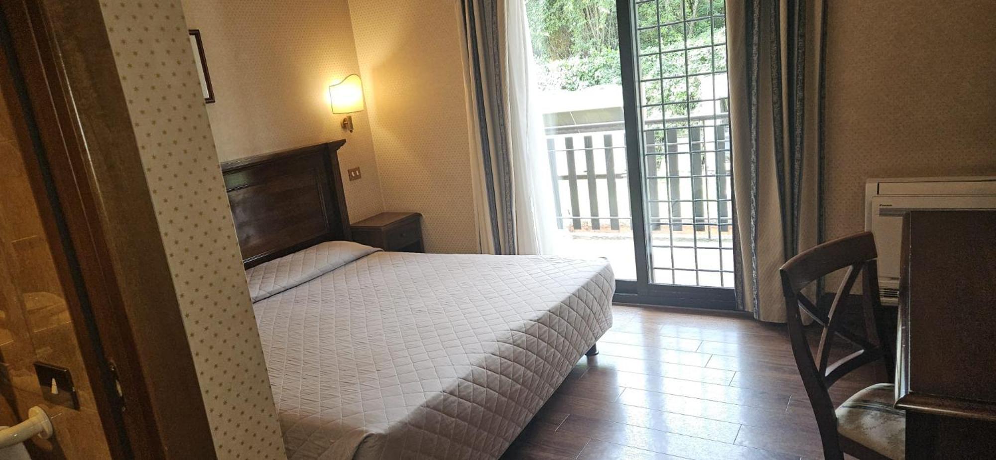 Kamer met Kingsize Bed - Geschikt voor Gasten met een Lichamelijke Beperking