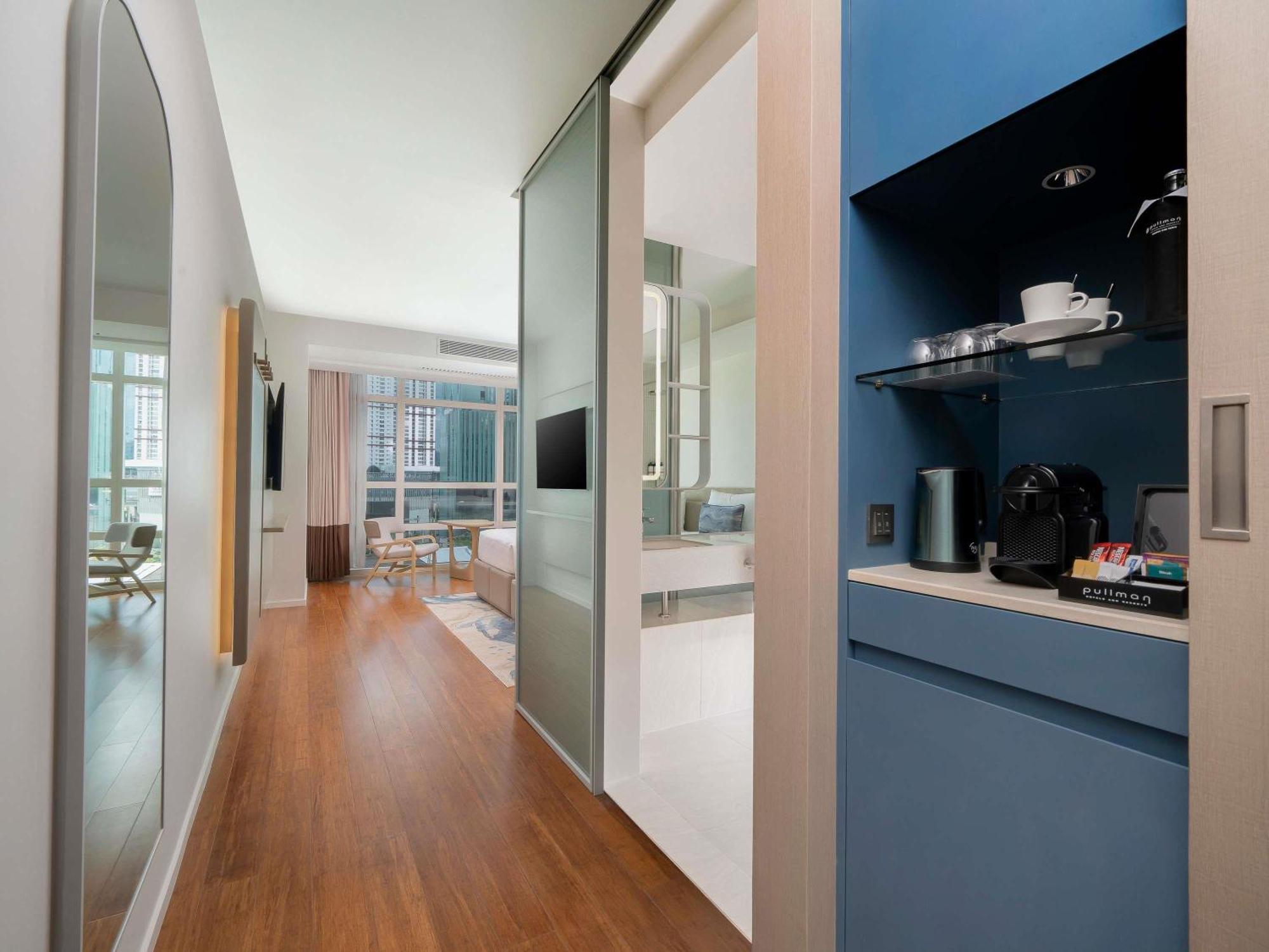 Premier Deluxe Twin Room City View