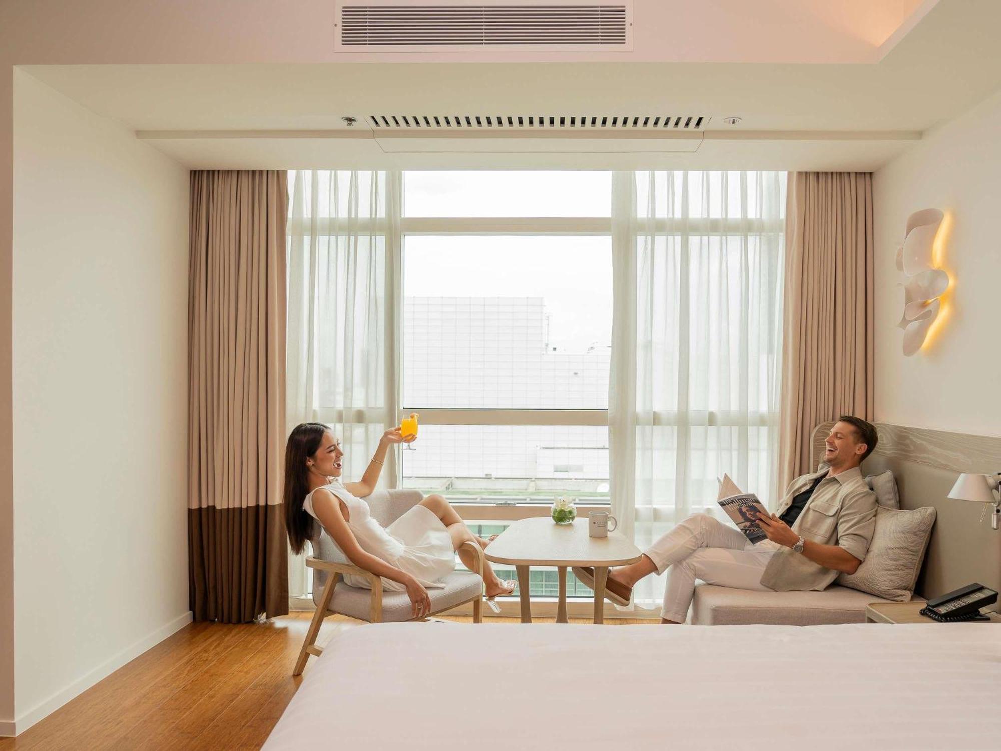 Premier Deluxe Twin Room City View