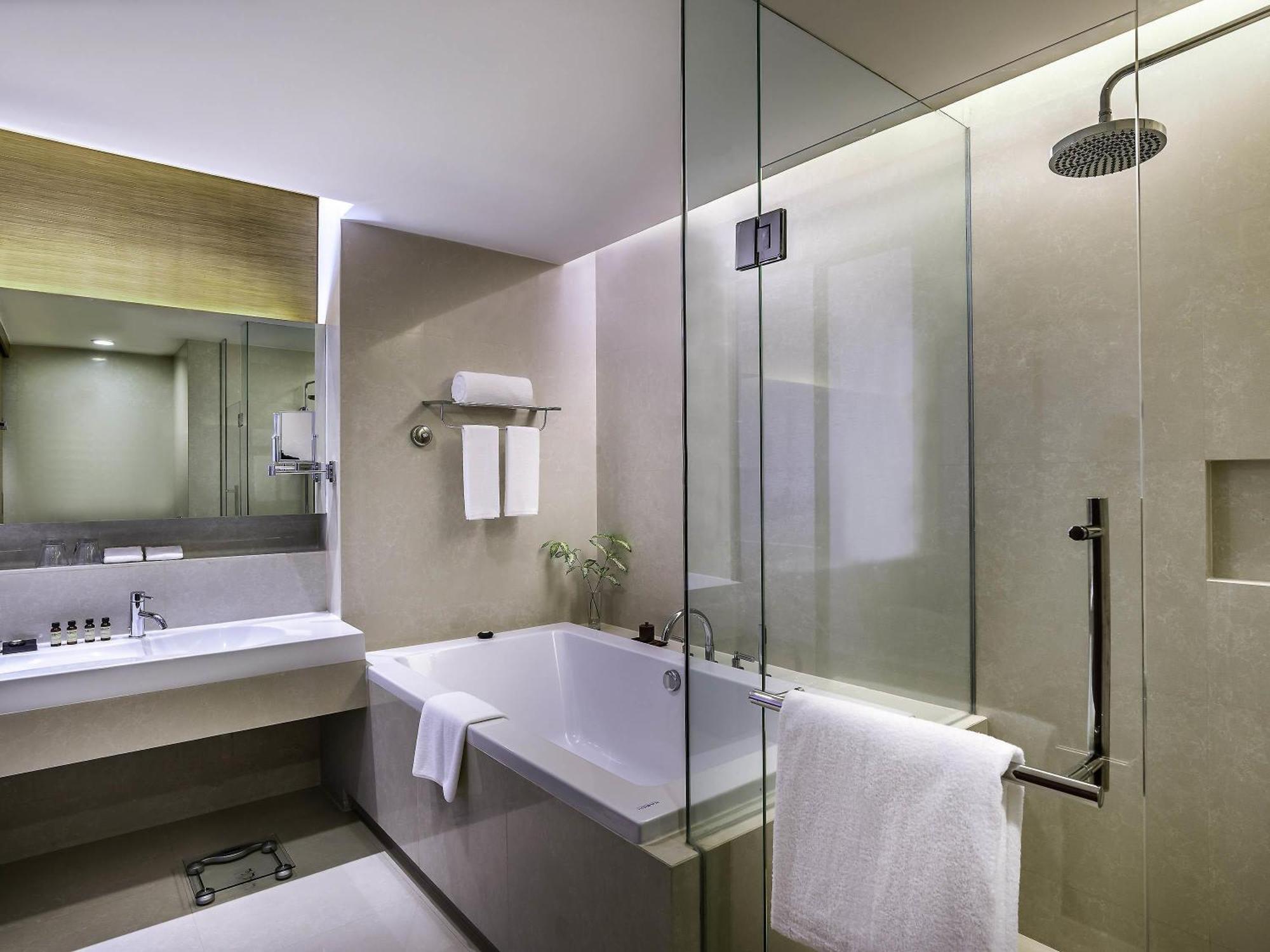 Executive Suite 1 Kingsize Bed Executive Lounge Access