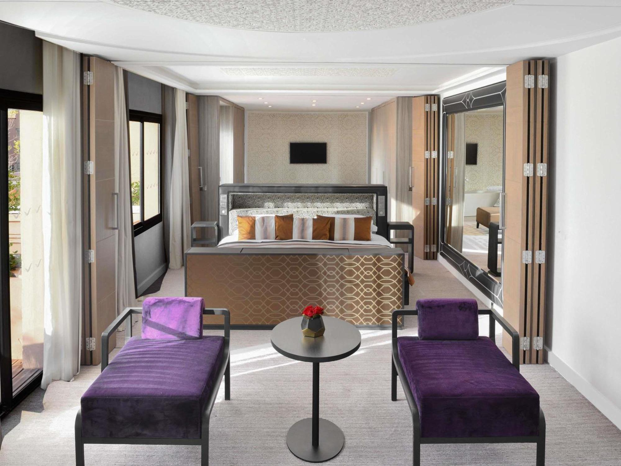 Penthouse met 2 Slaapkamers, Woonkamer en Privézwembad