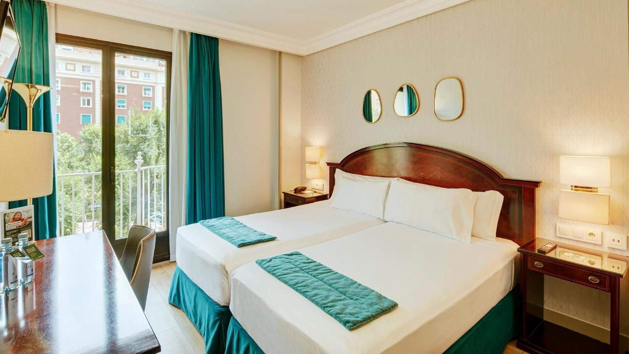 Double Room Plaza View