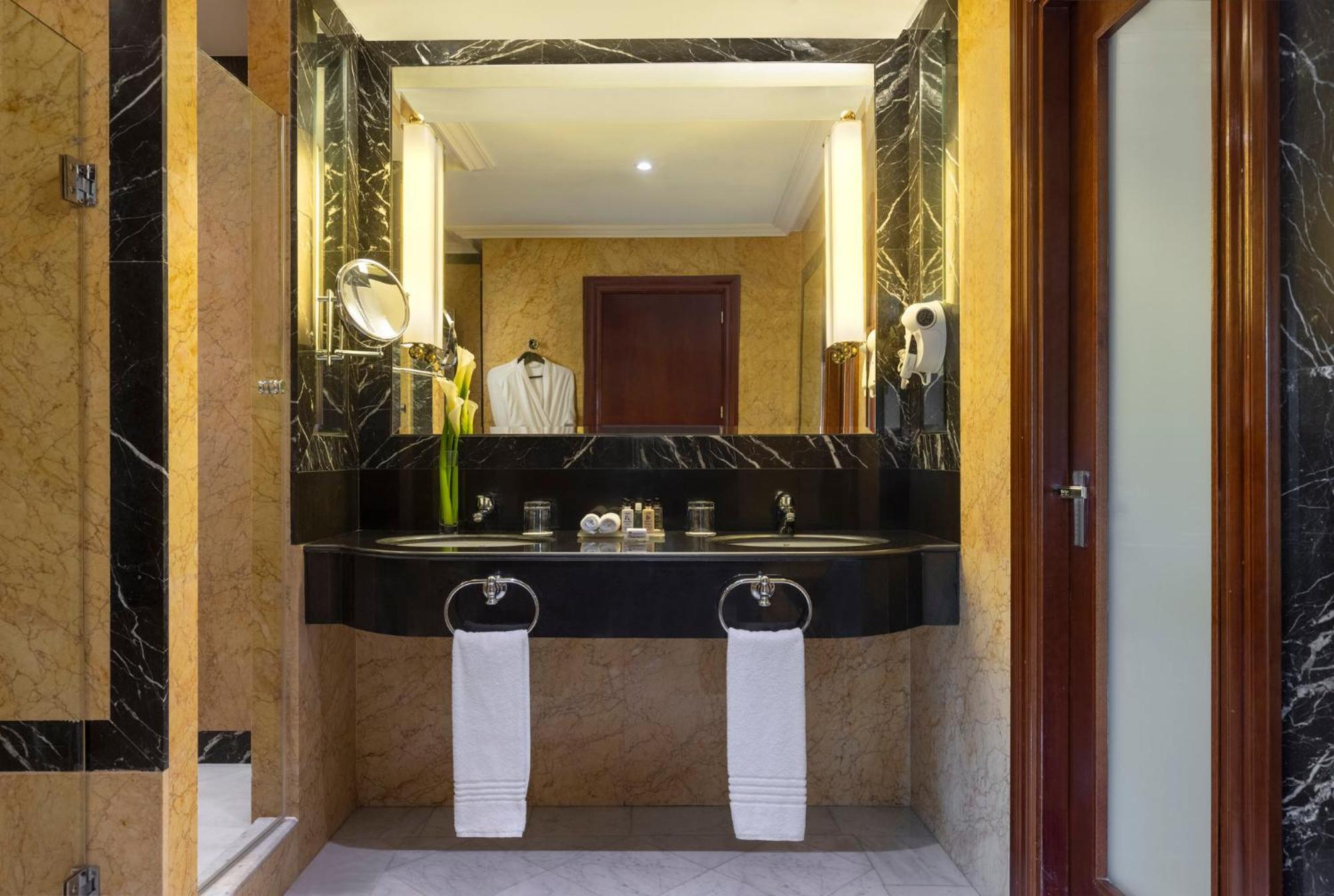 Ava Suite Terrace Castellana View Club Lounge Access