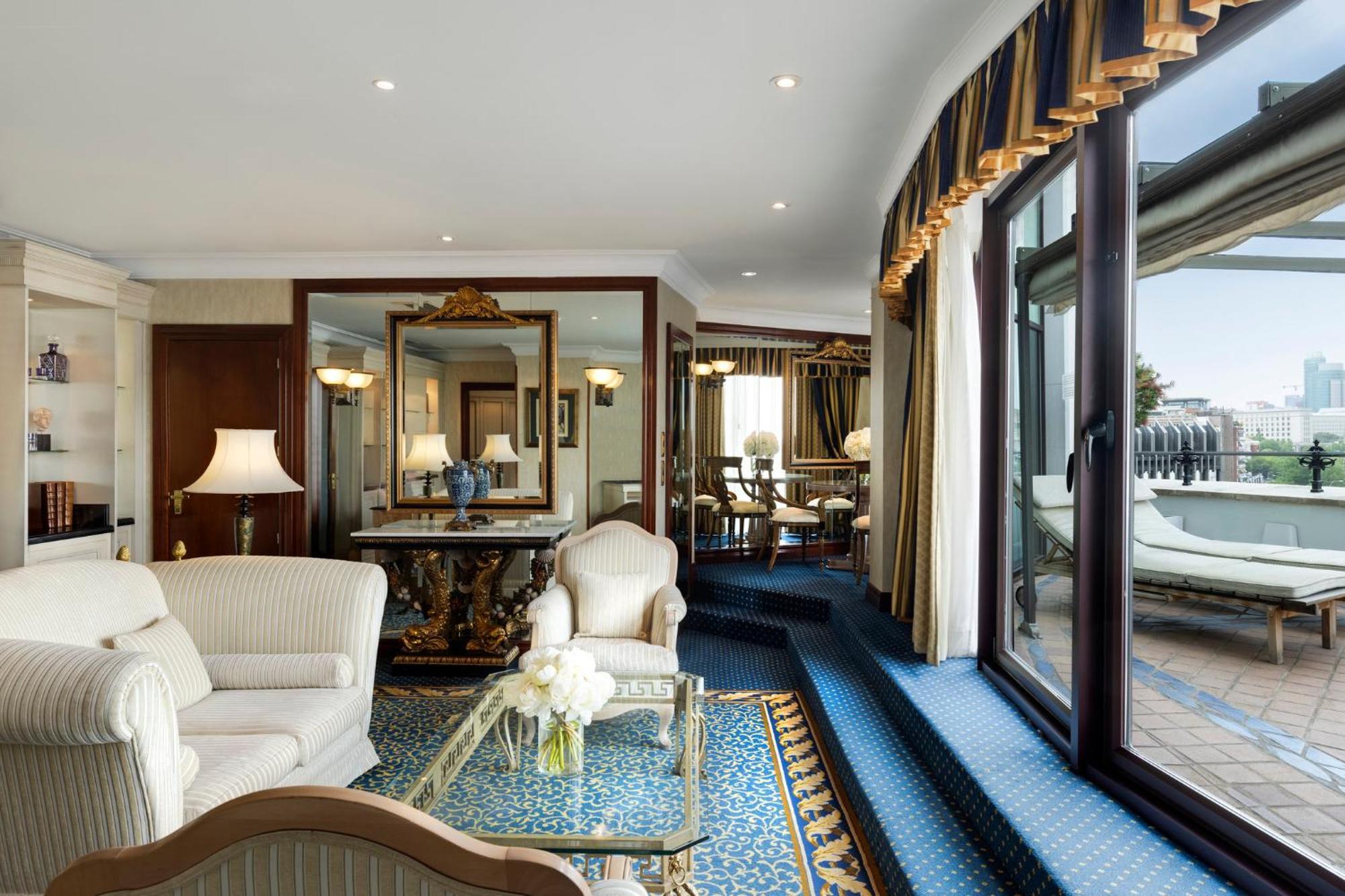 Ava Suite Terrace Castellana View Club Lounge Access