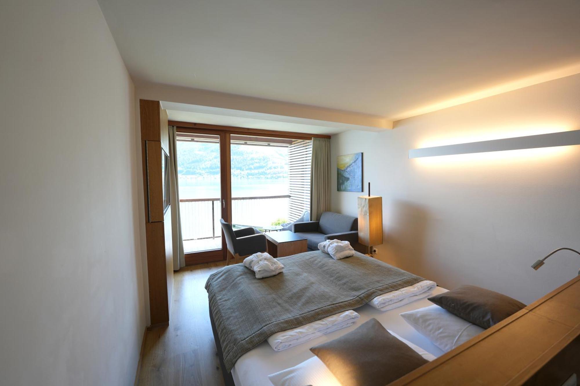 Standard Double Room Lake View