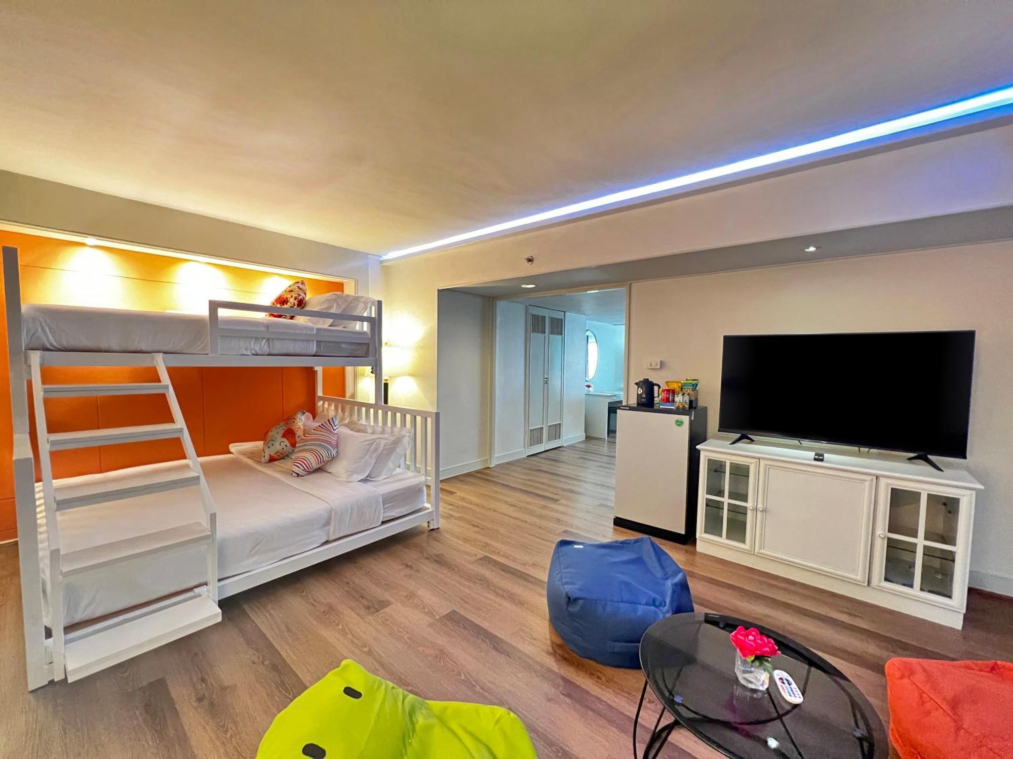 Family Club Suite 6 Pax