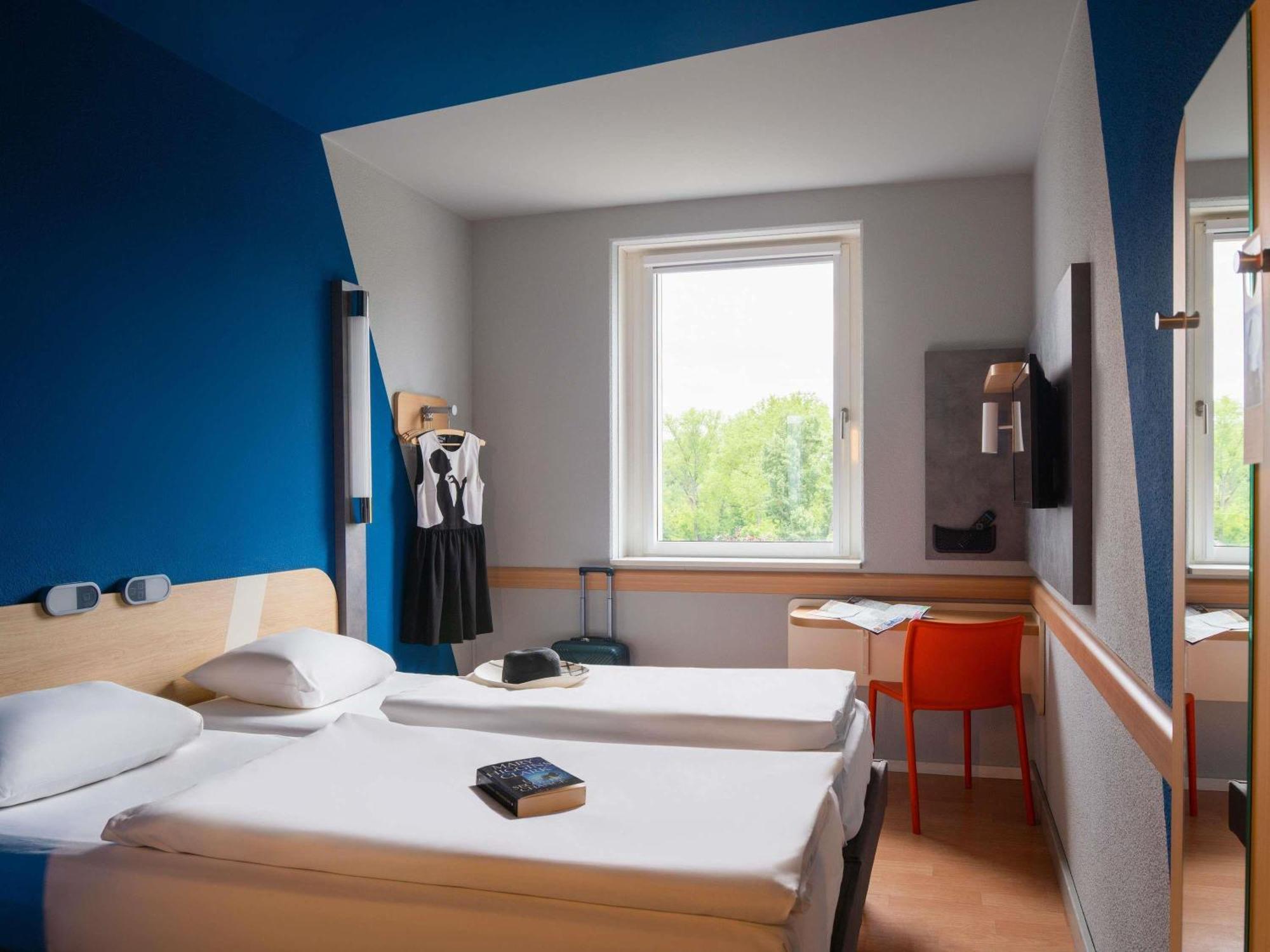 Tweepersoonskamer met 2 Aparte Bedden