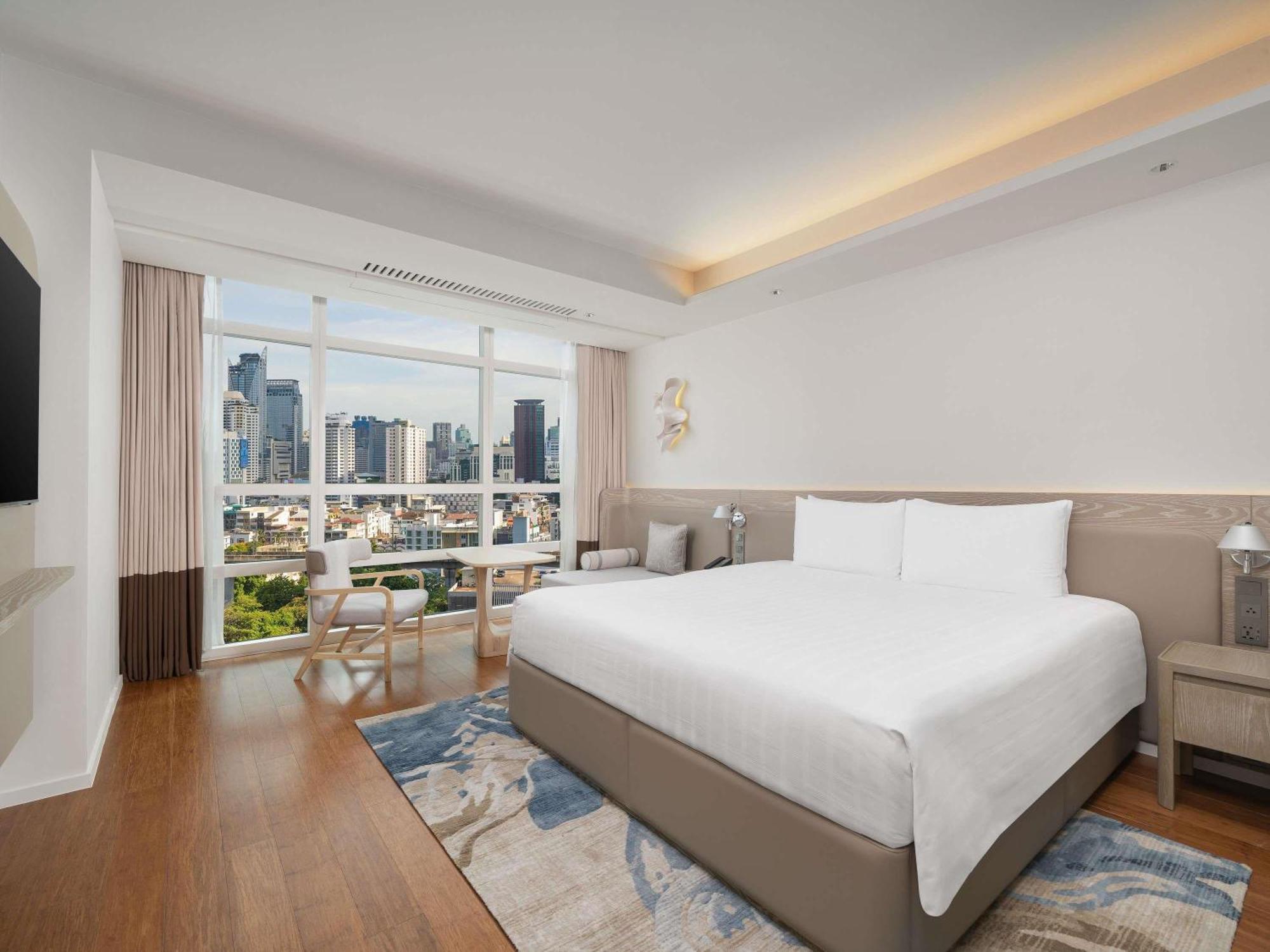 Premier Deluxe Double Room City View