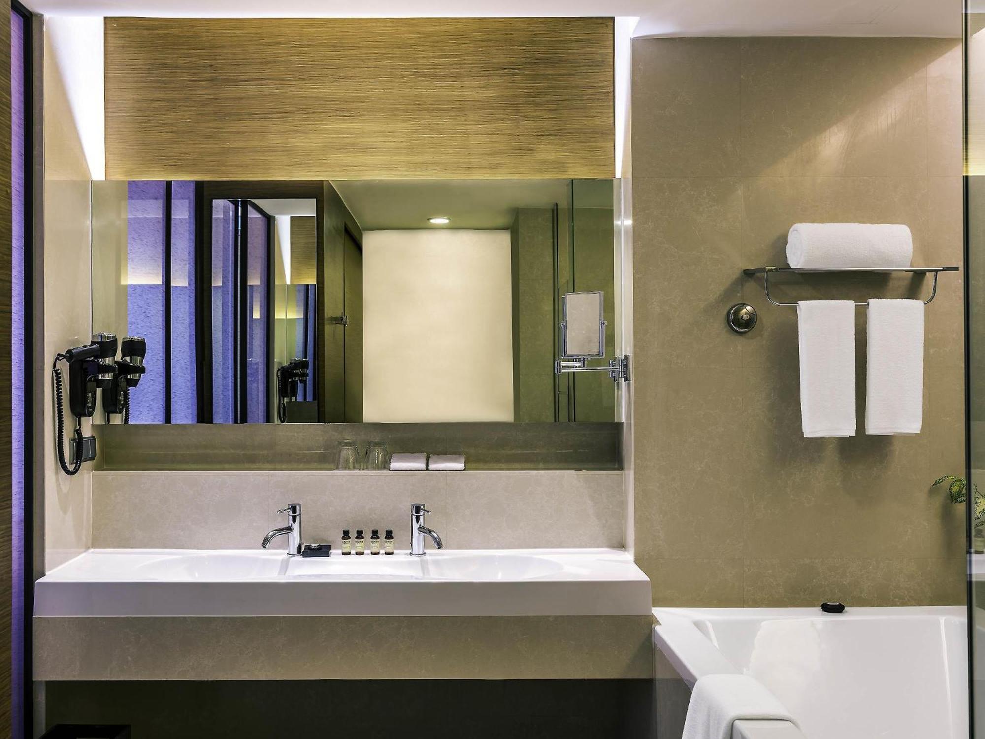 Executive Suite 1 Kingsize Bed Executive Lounge Access