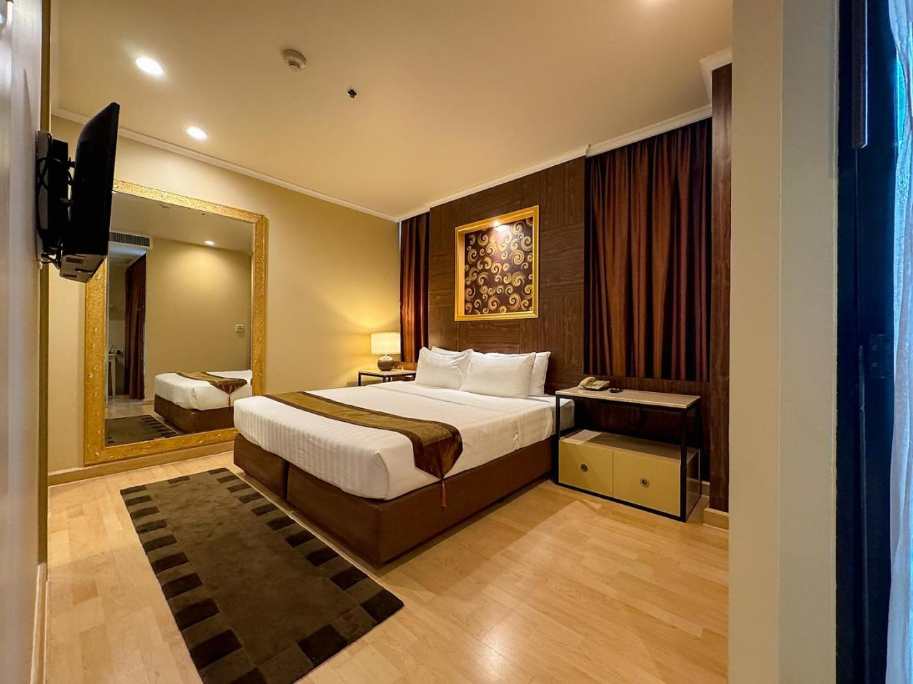 Grand One Bedroom Suite