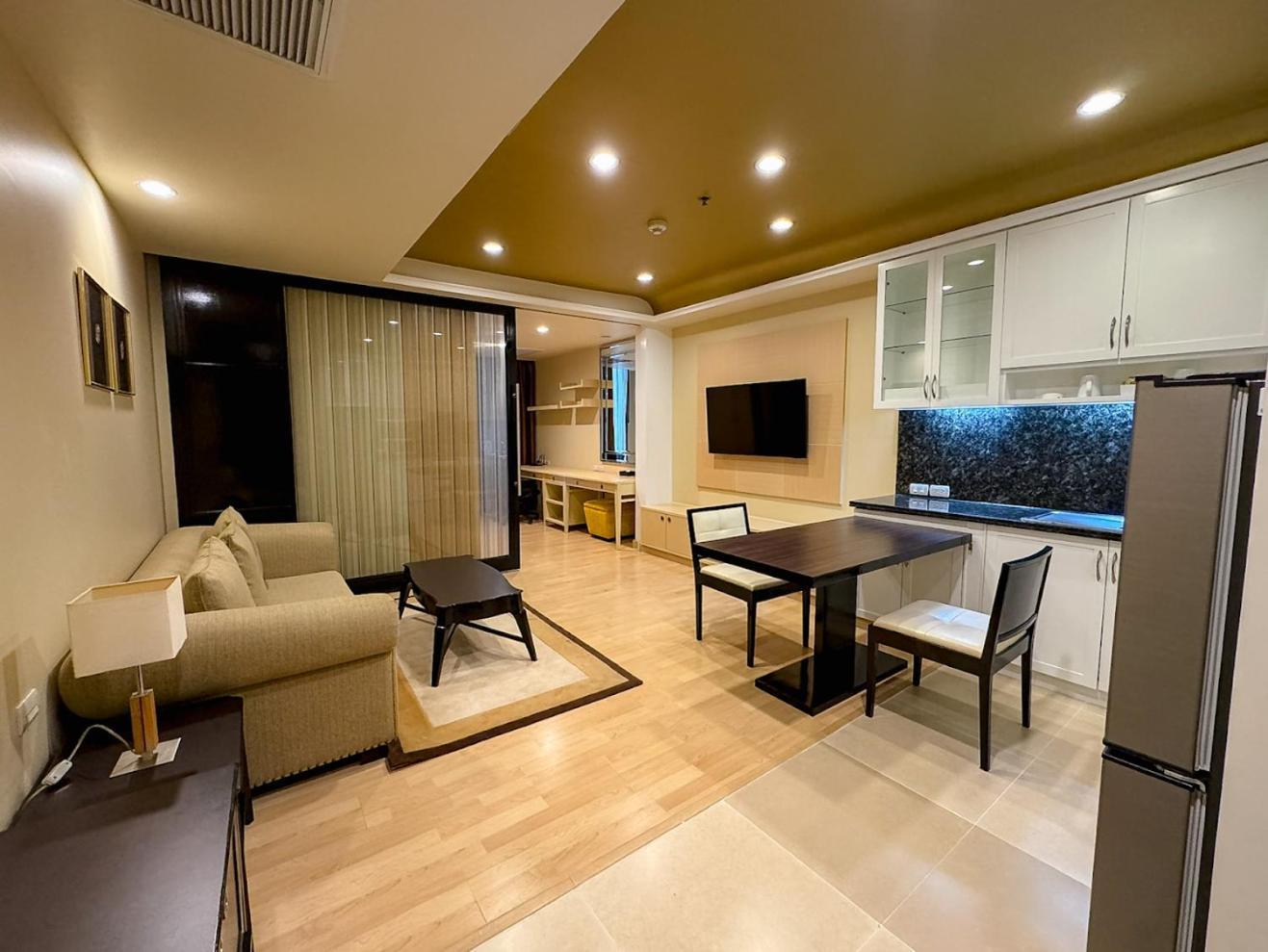 Grand One Bedroom Suite