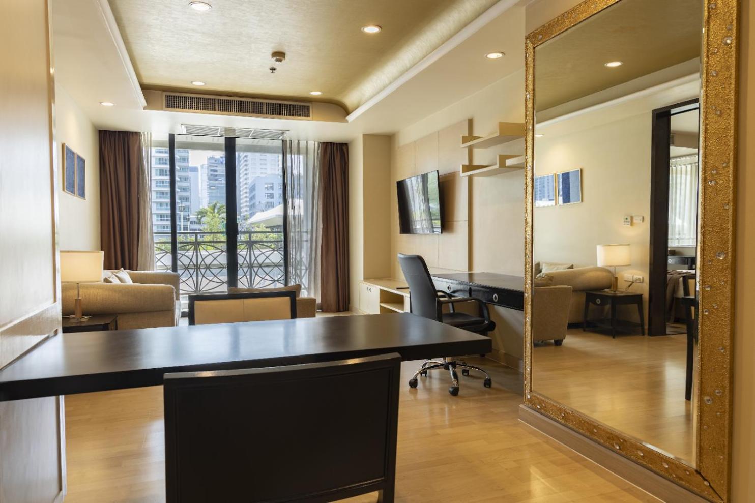 Admiral One-Bedroom Suite