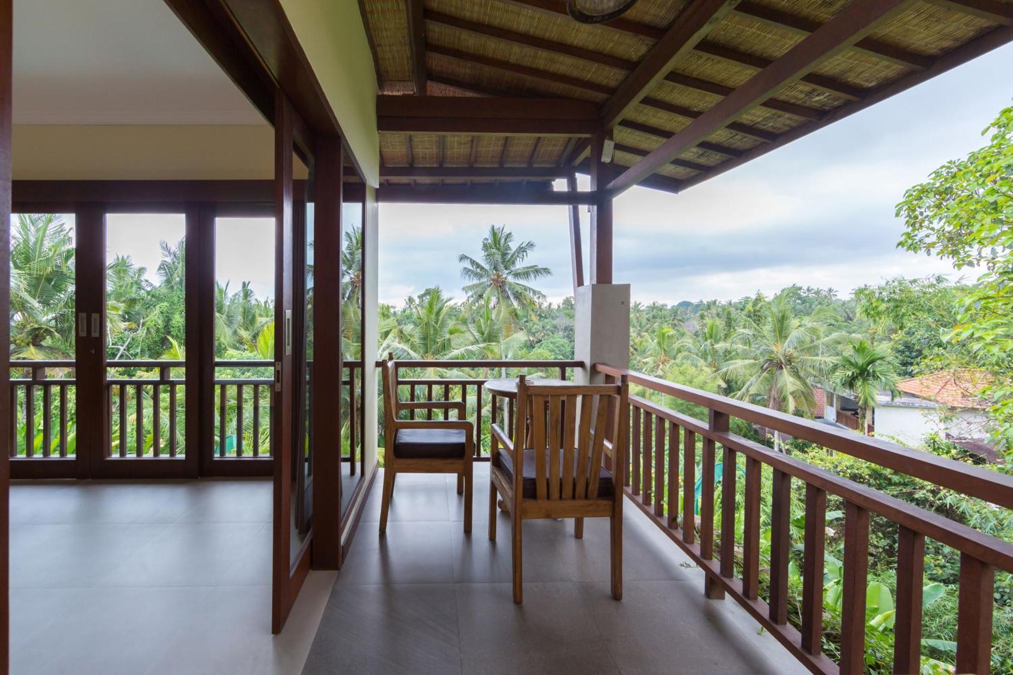 Suite Pool View