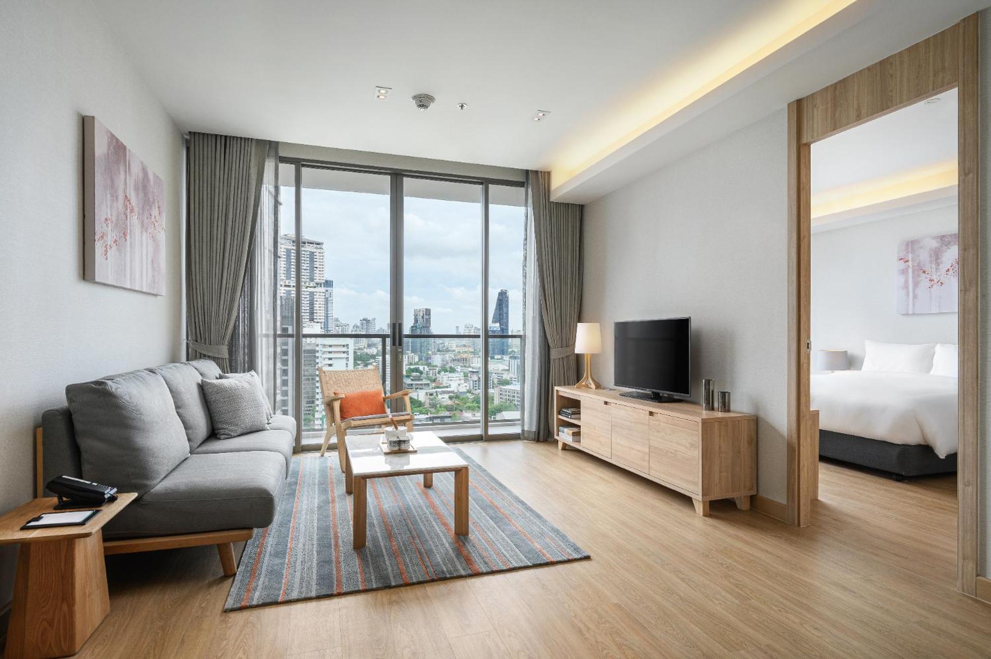 Deluxe One-Bedroom Apartment