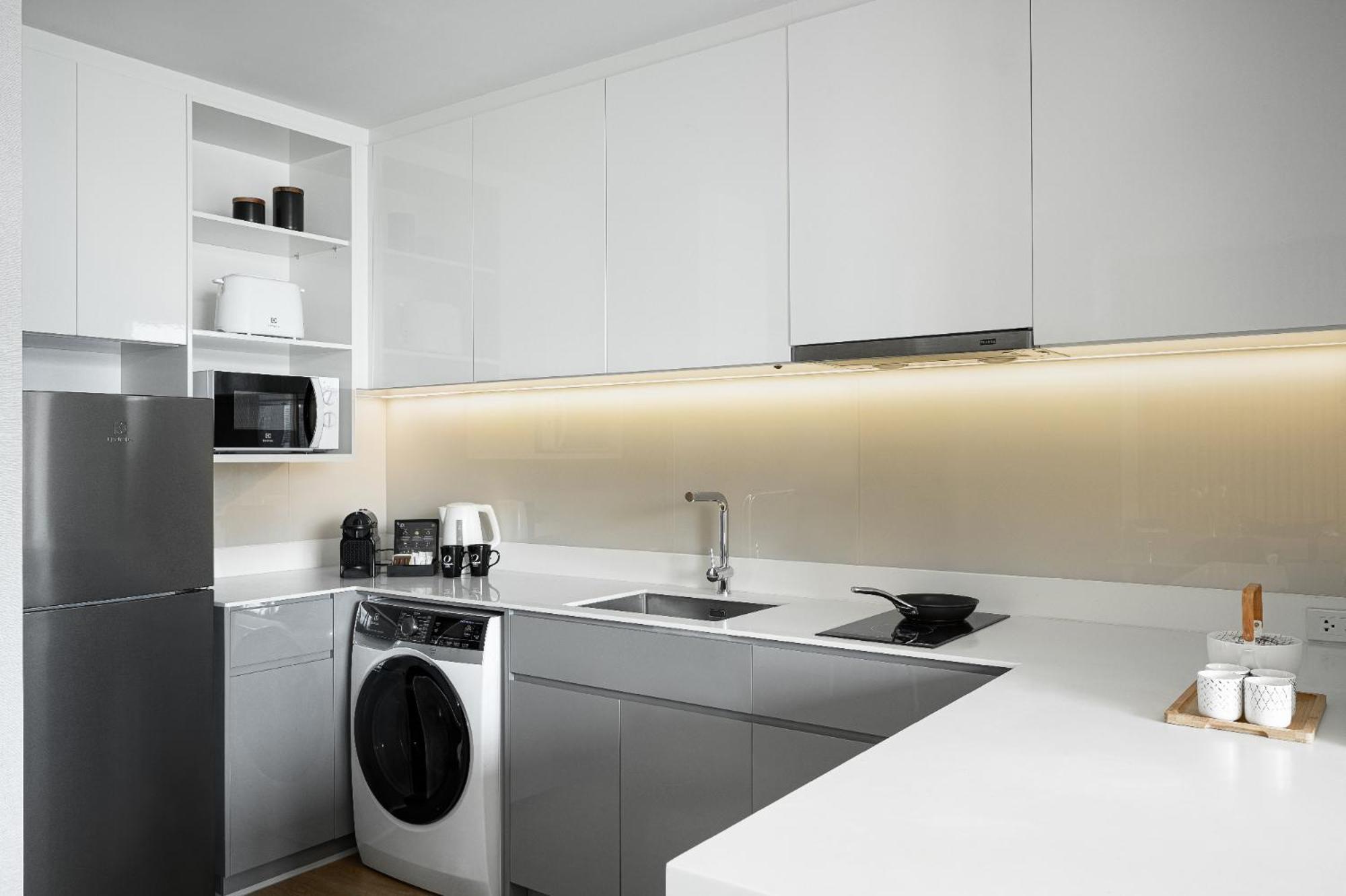 Executive One-Bedroom Apartment,1774675832:JPEG