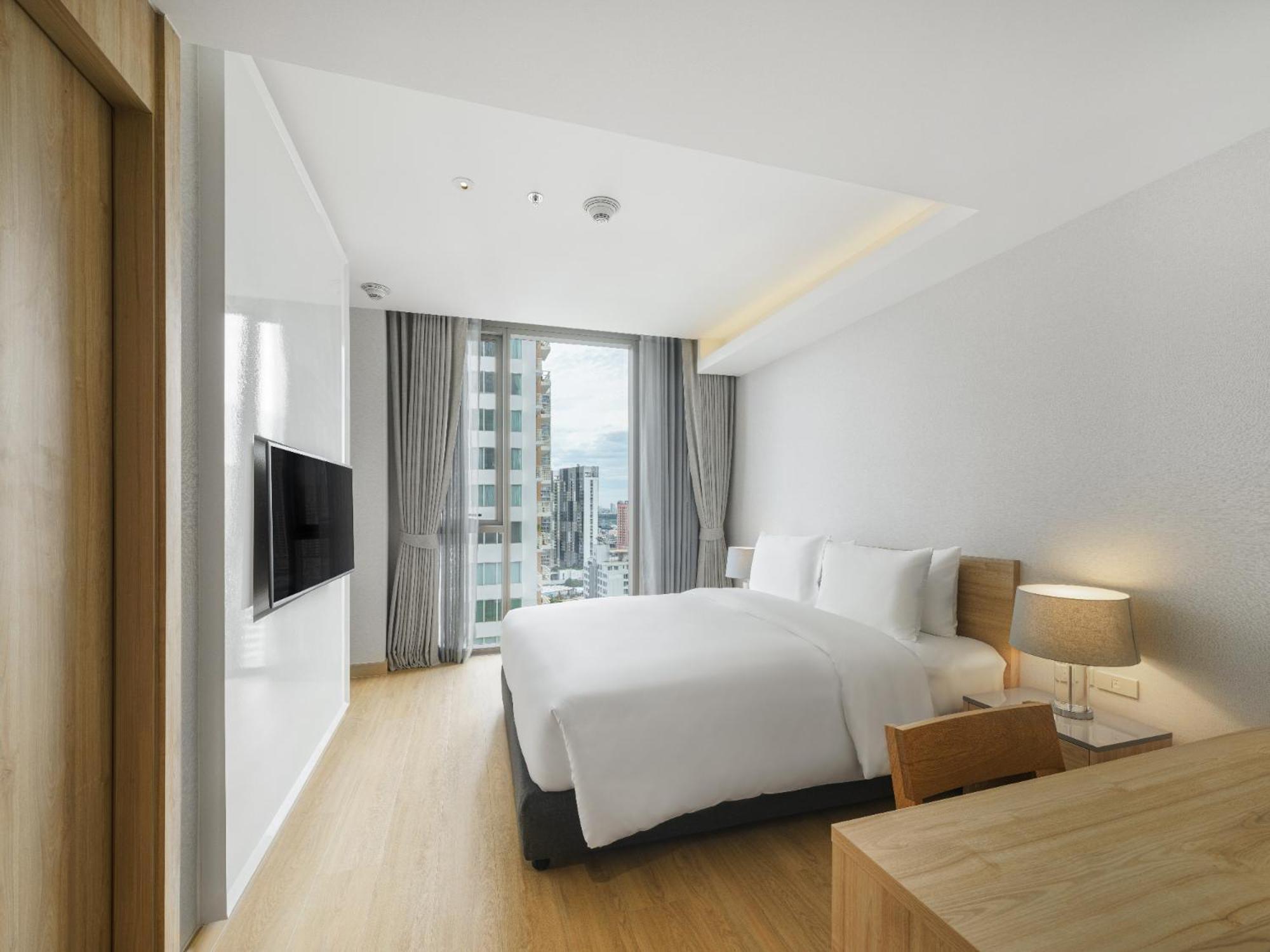 Deluxe Two-Bedroom Apartment