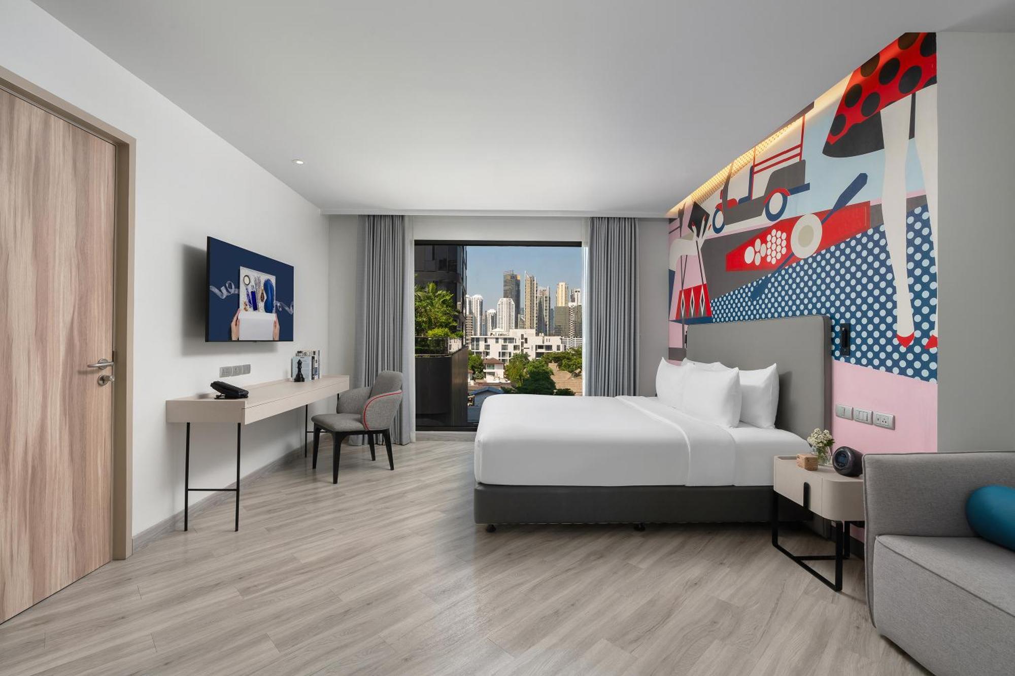 Studio Executive Room