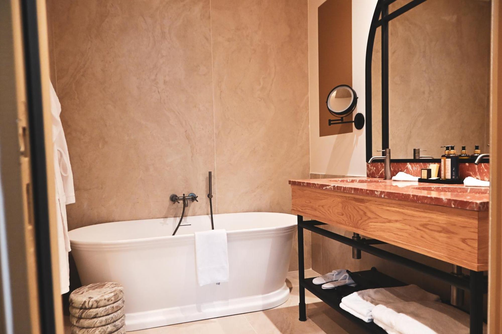Deluxe Junior Suite