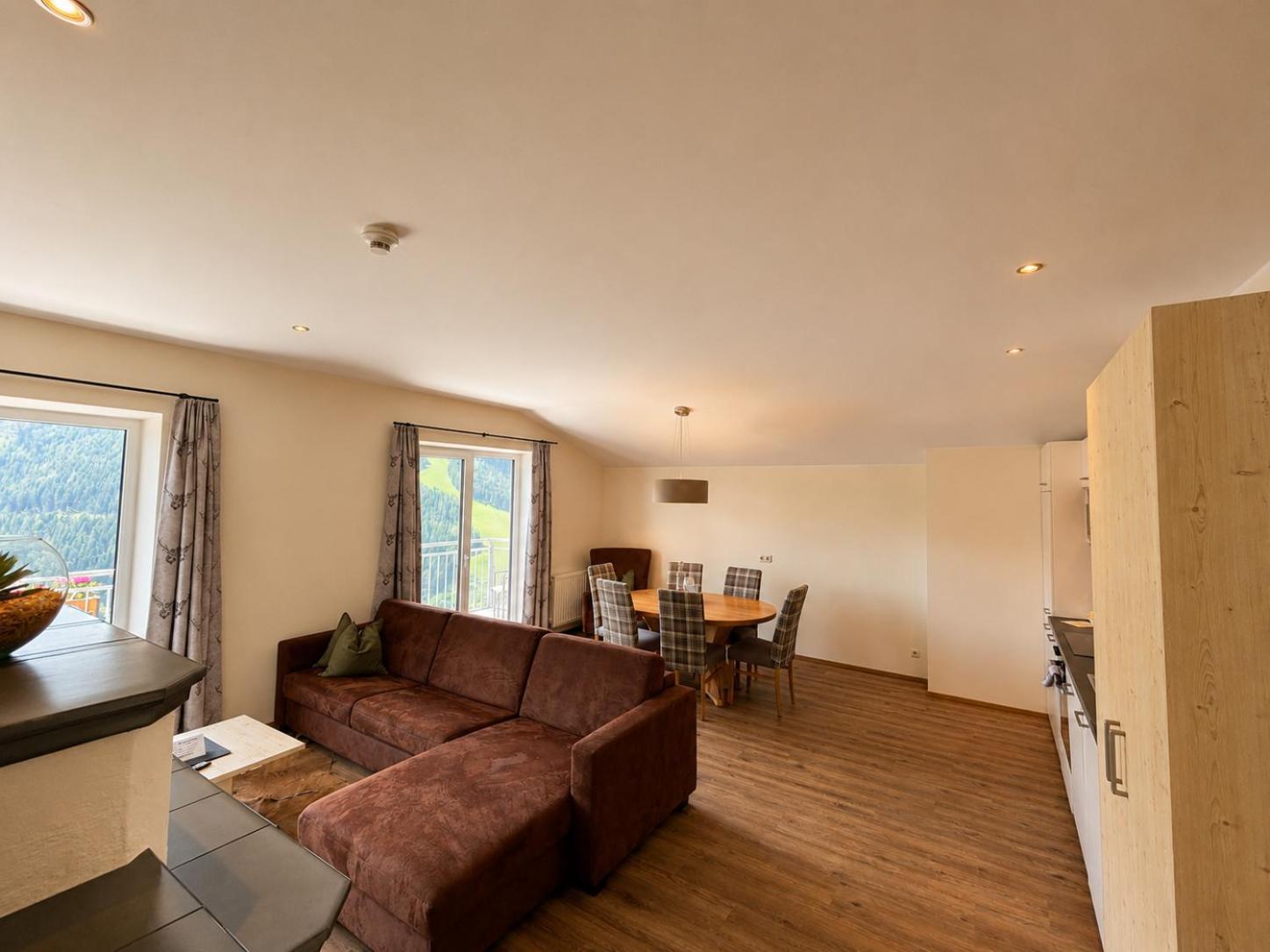 Three-Bedroom Apartment Lake View