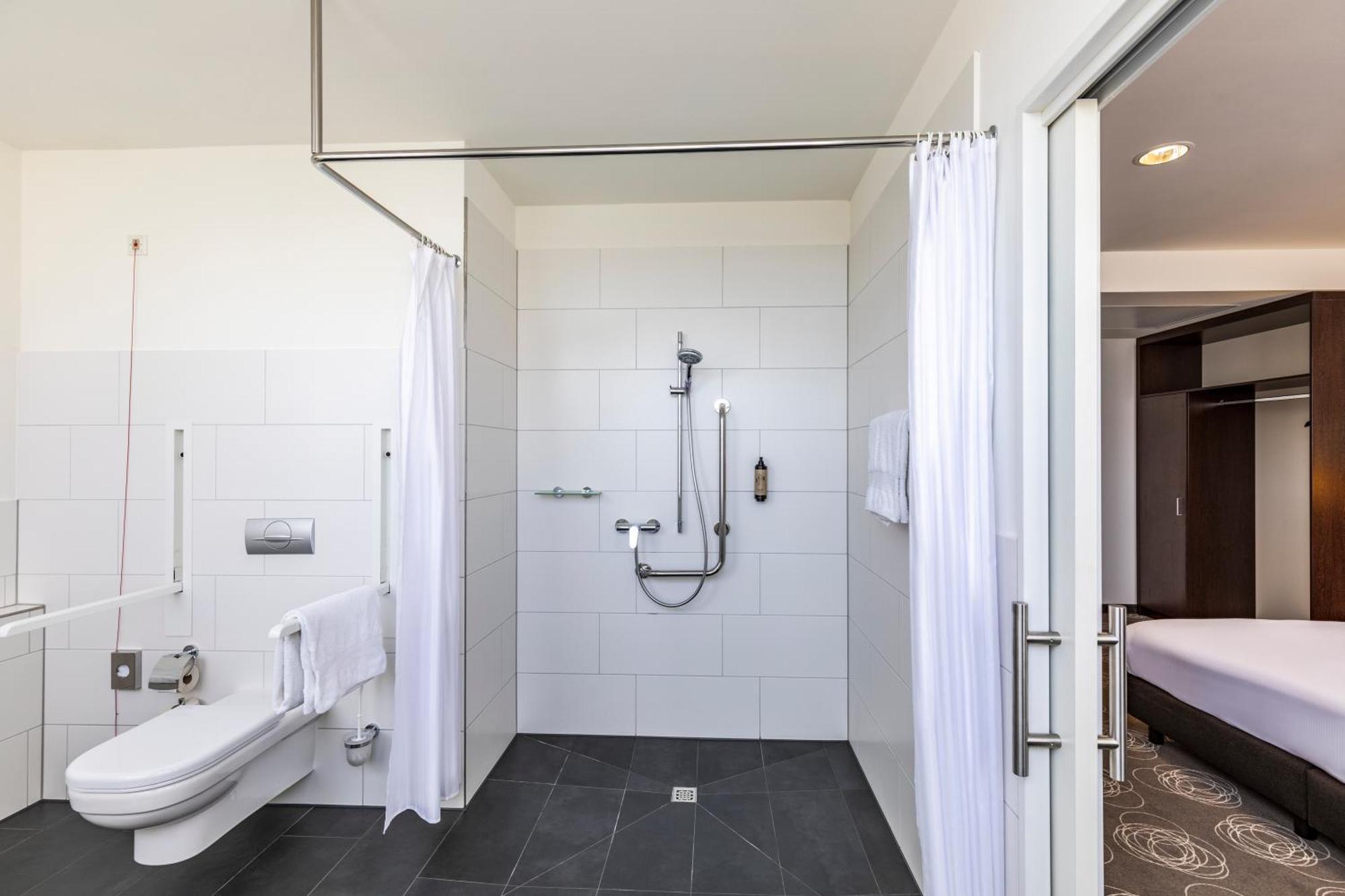 Kamer met Kingsize Bed - Geschikt voor Gasten met een Lichamelijke Beperking