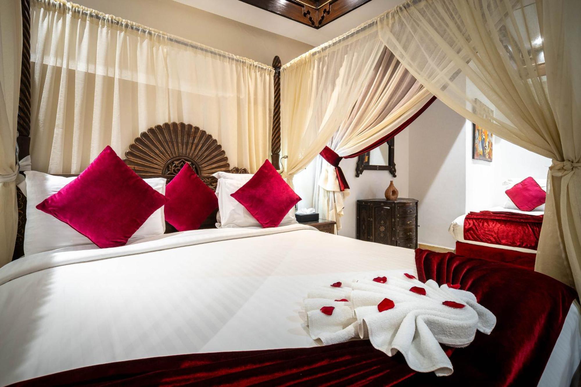 Executive Suite - Art Place