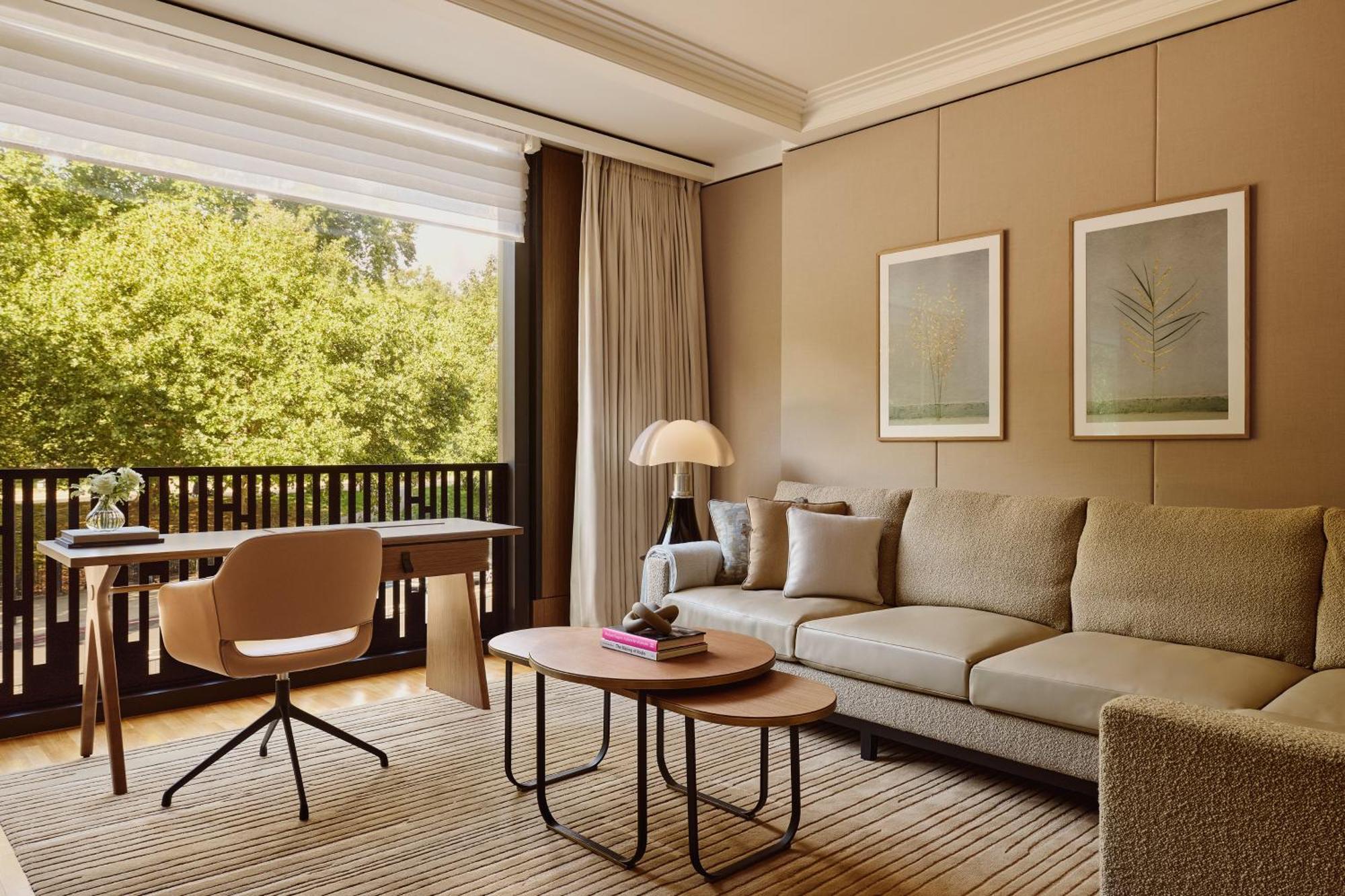 Deluxe Park Junior Suite