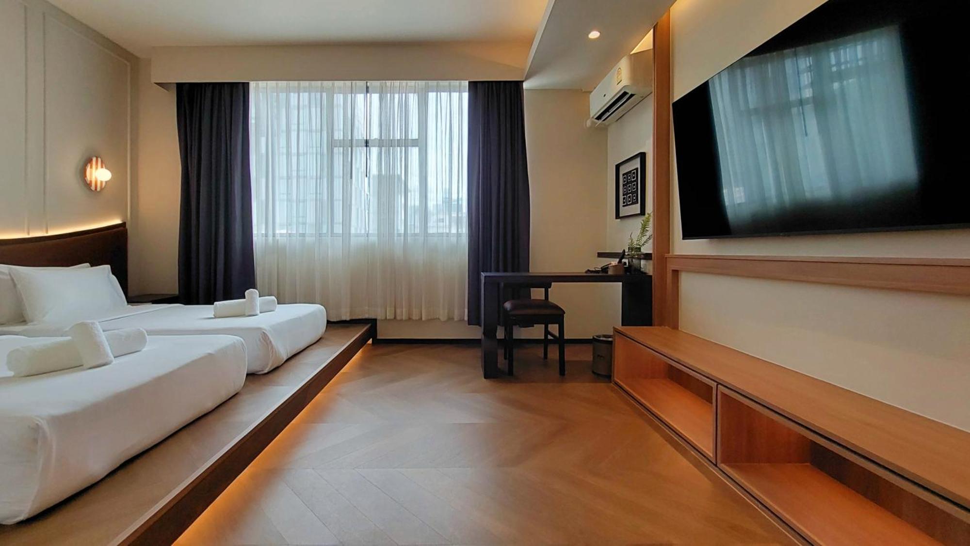 Grand Deluxe King or Twin Bed