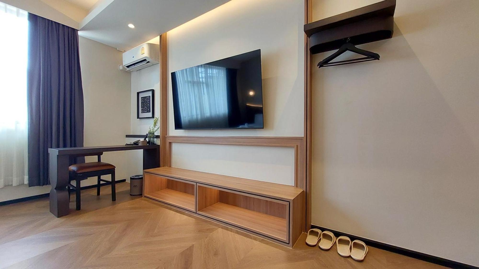 Grand Deluxe King or Twin Bed