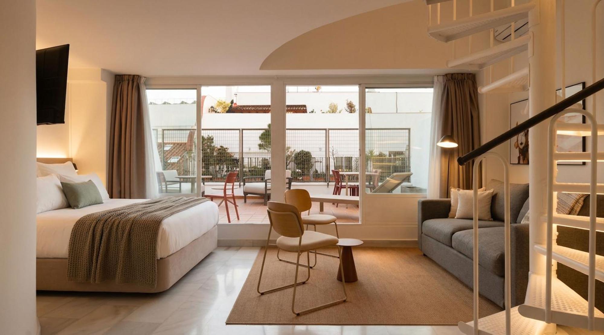 One-Bedroom Apartment Rooftop Terrace
