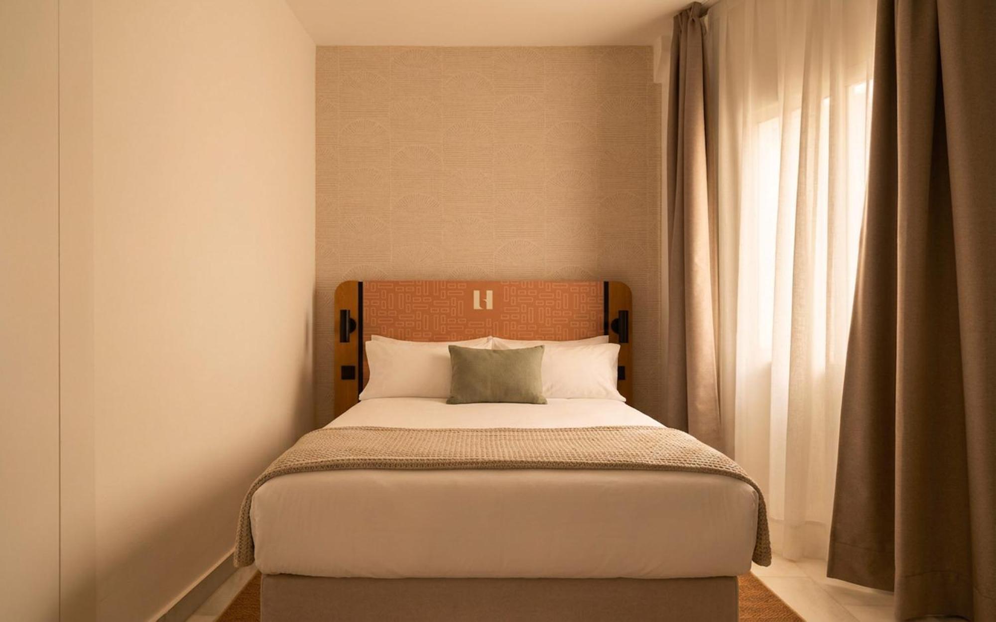 One-Bedroom Apartment sofa bed