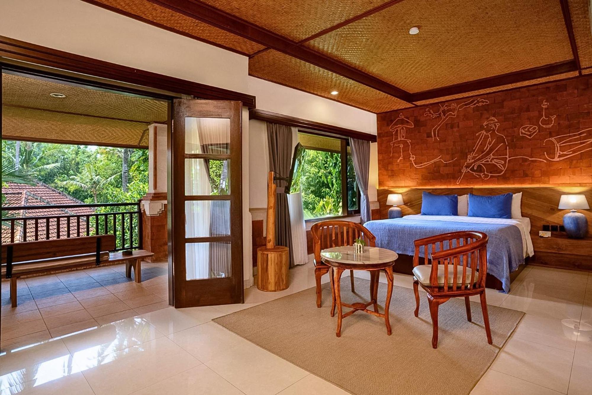 Deluxe Room Balinese Morning Life