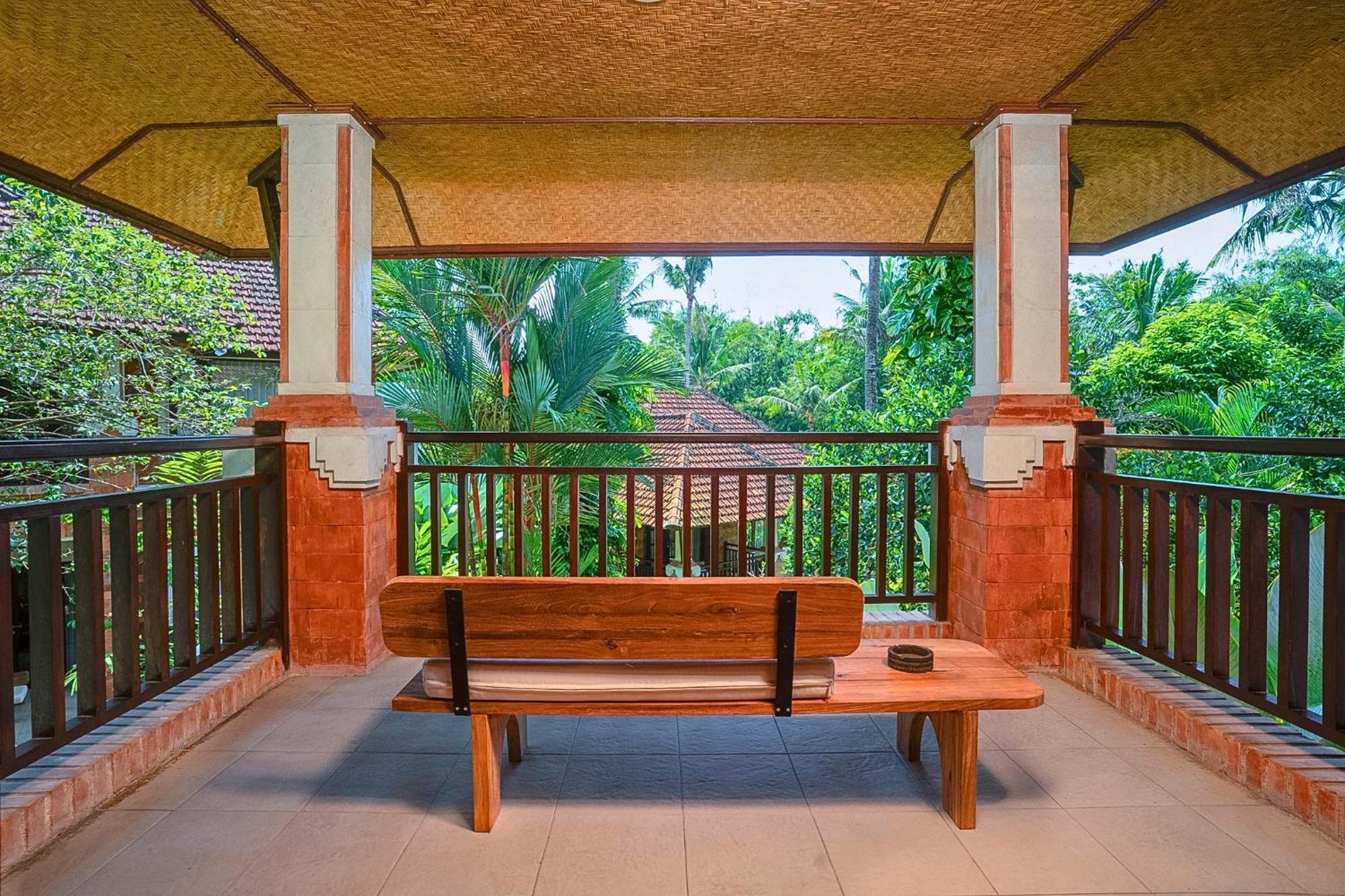 Deluxe Room Balinese Morning Life