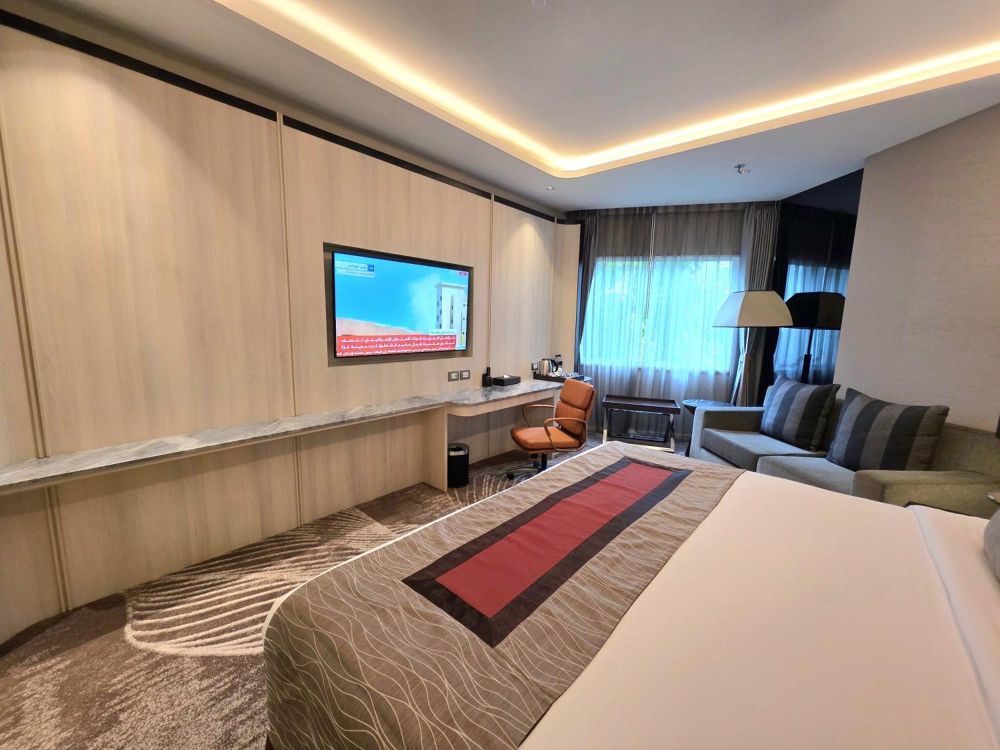 Deluxe King Room