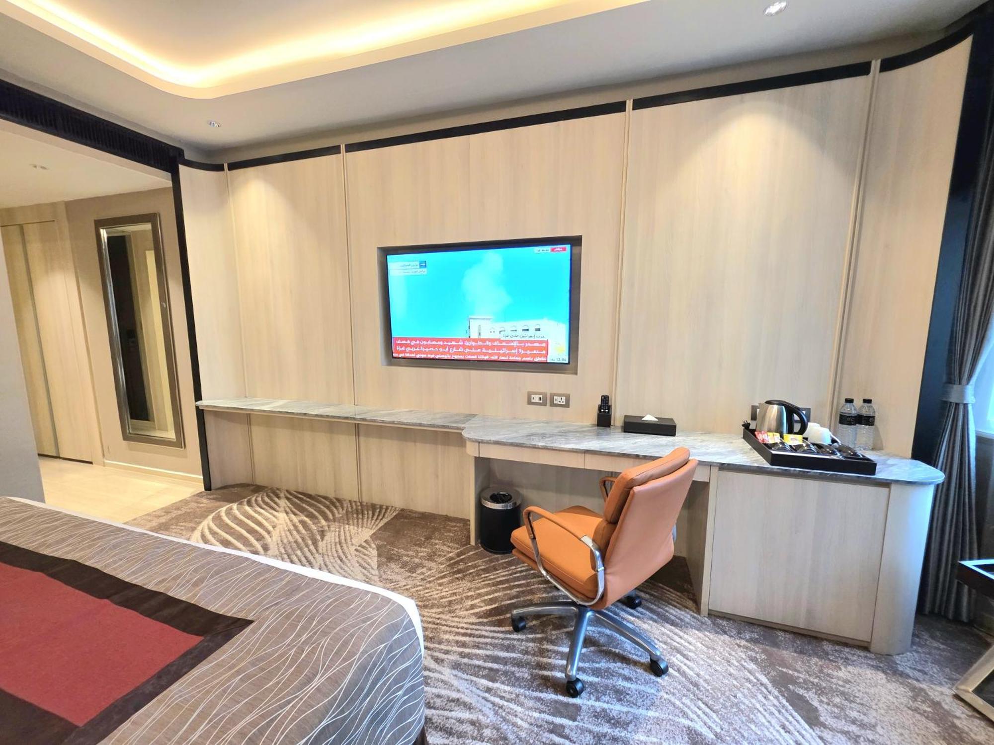 Deluxe King Room