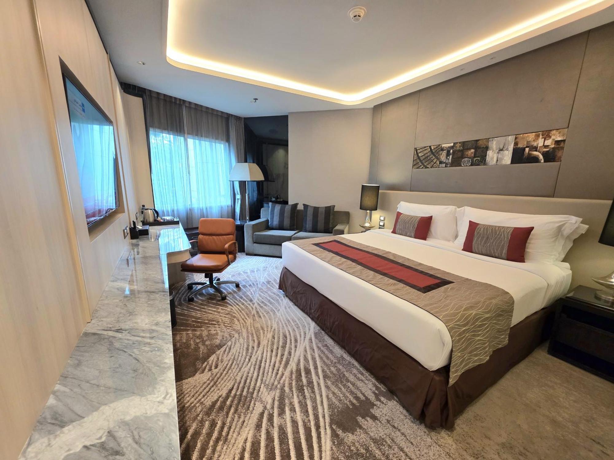Deluxe King Room