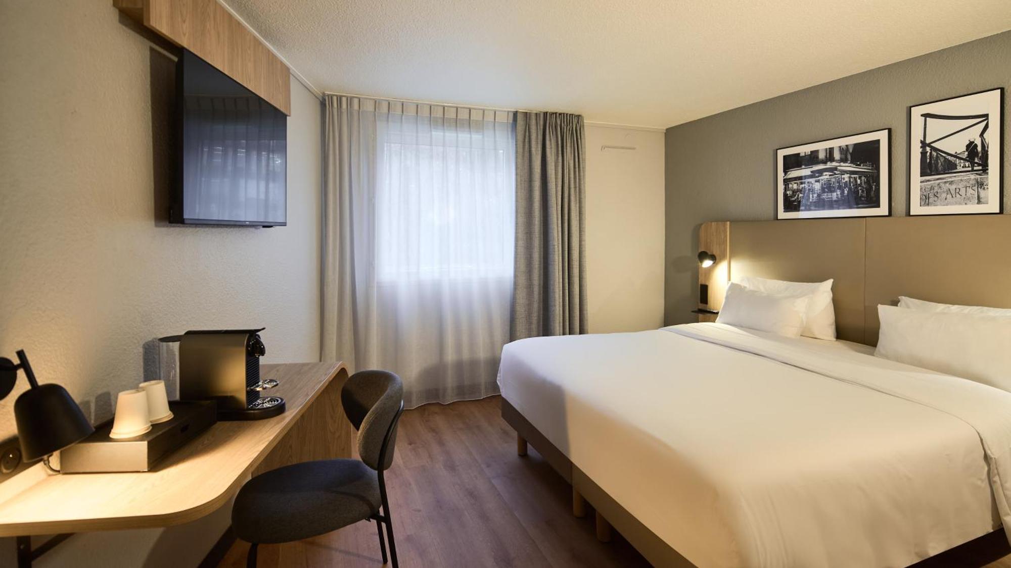 Superior Room 1 King Bed
