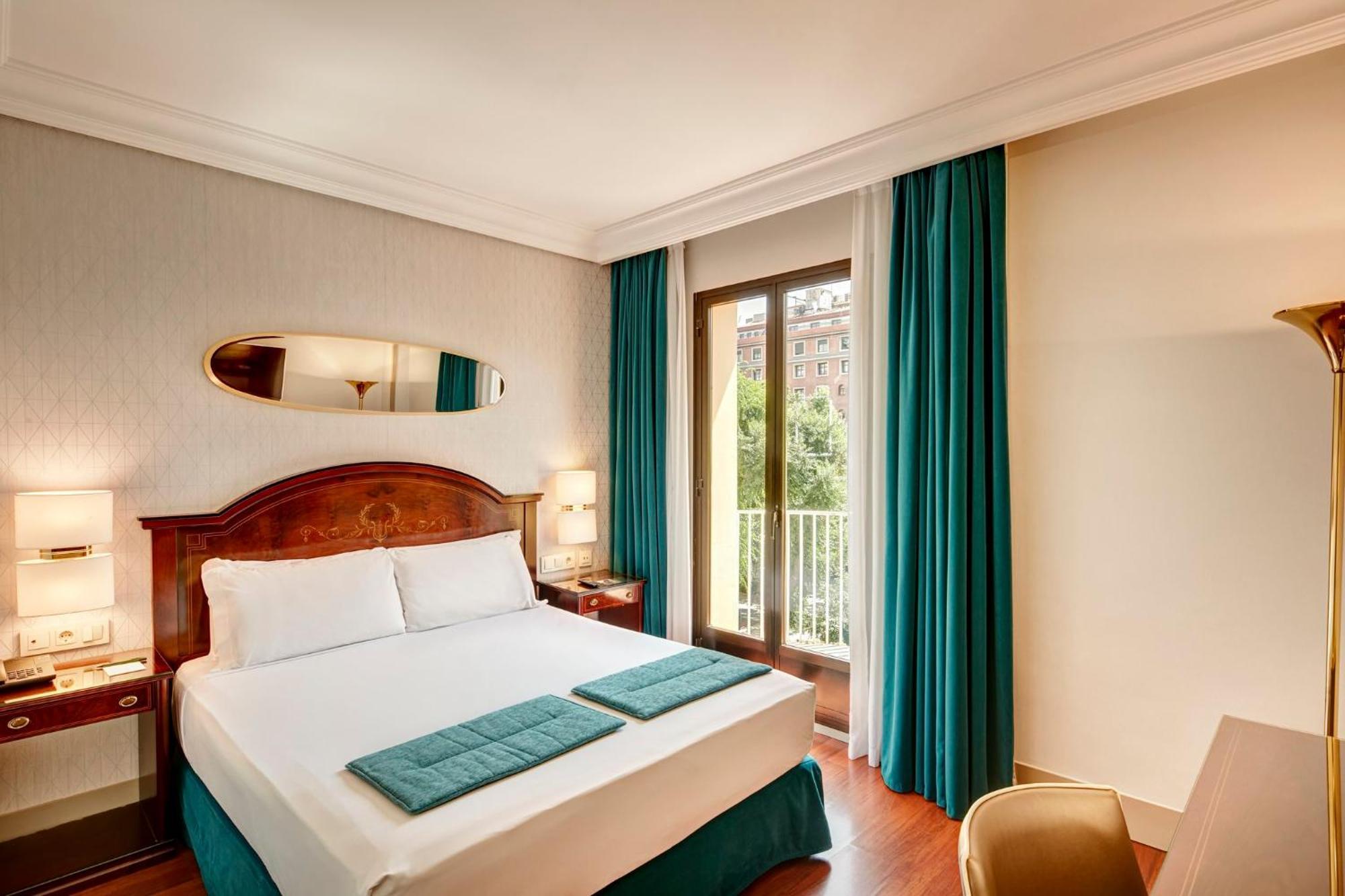 Standard Double Room Views on the Square