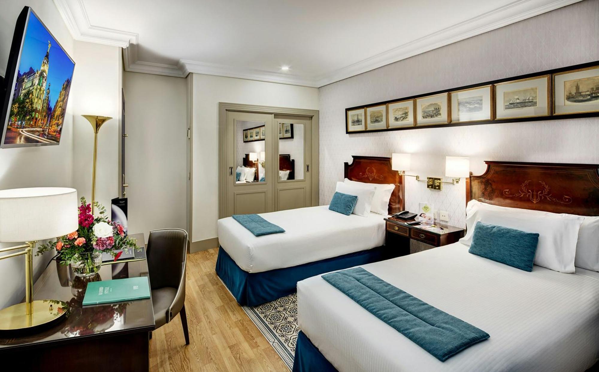 Double Room Plaza View