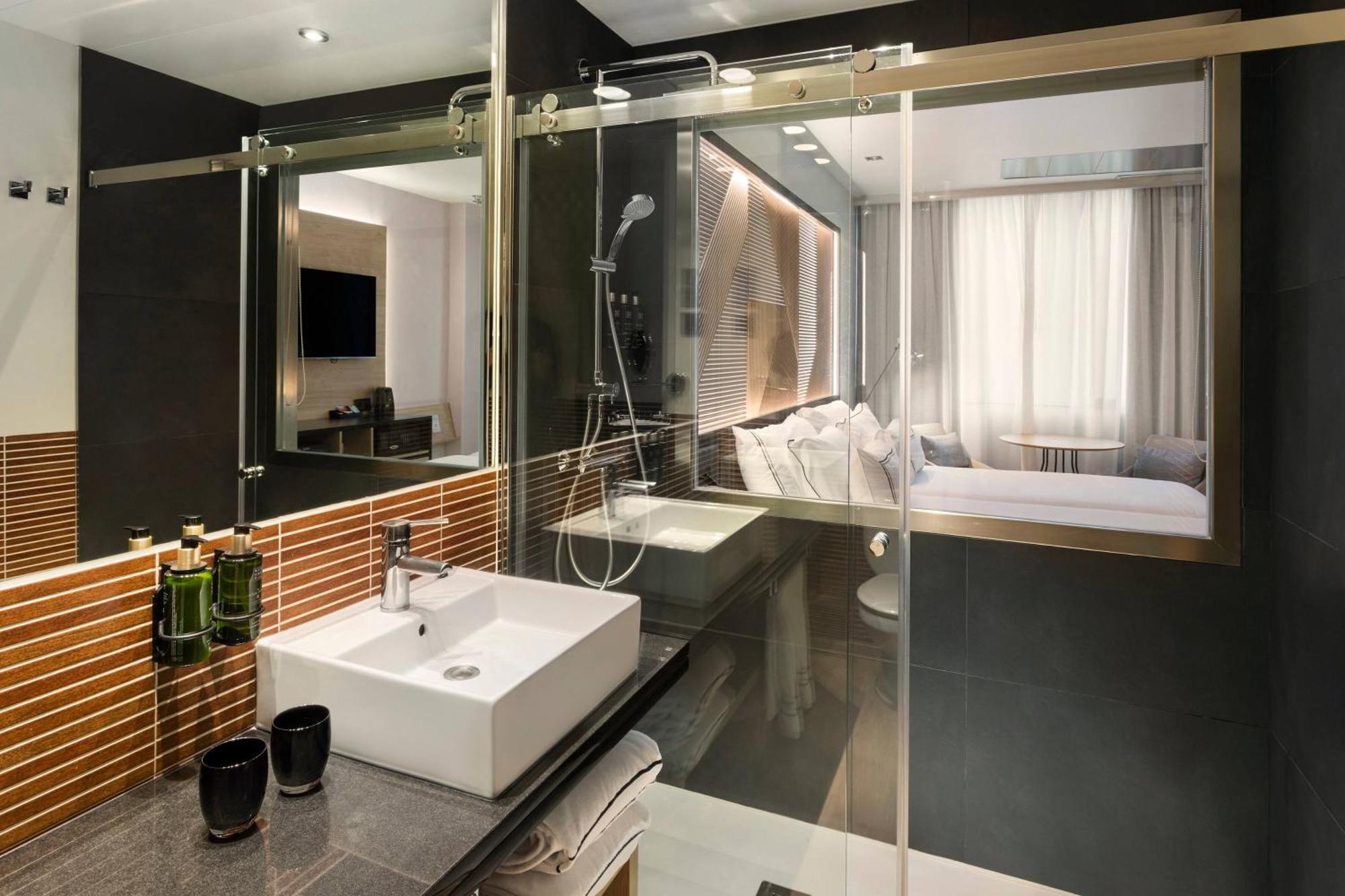 The Level Premium Room