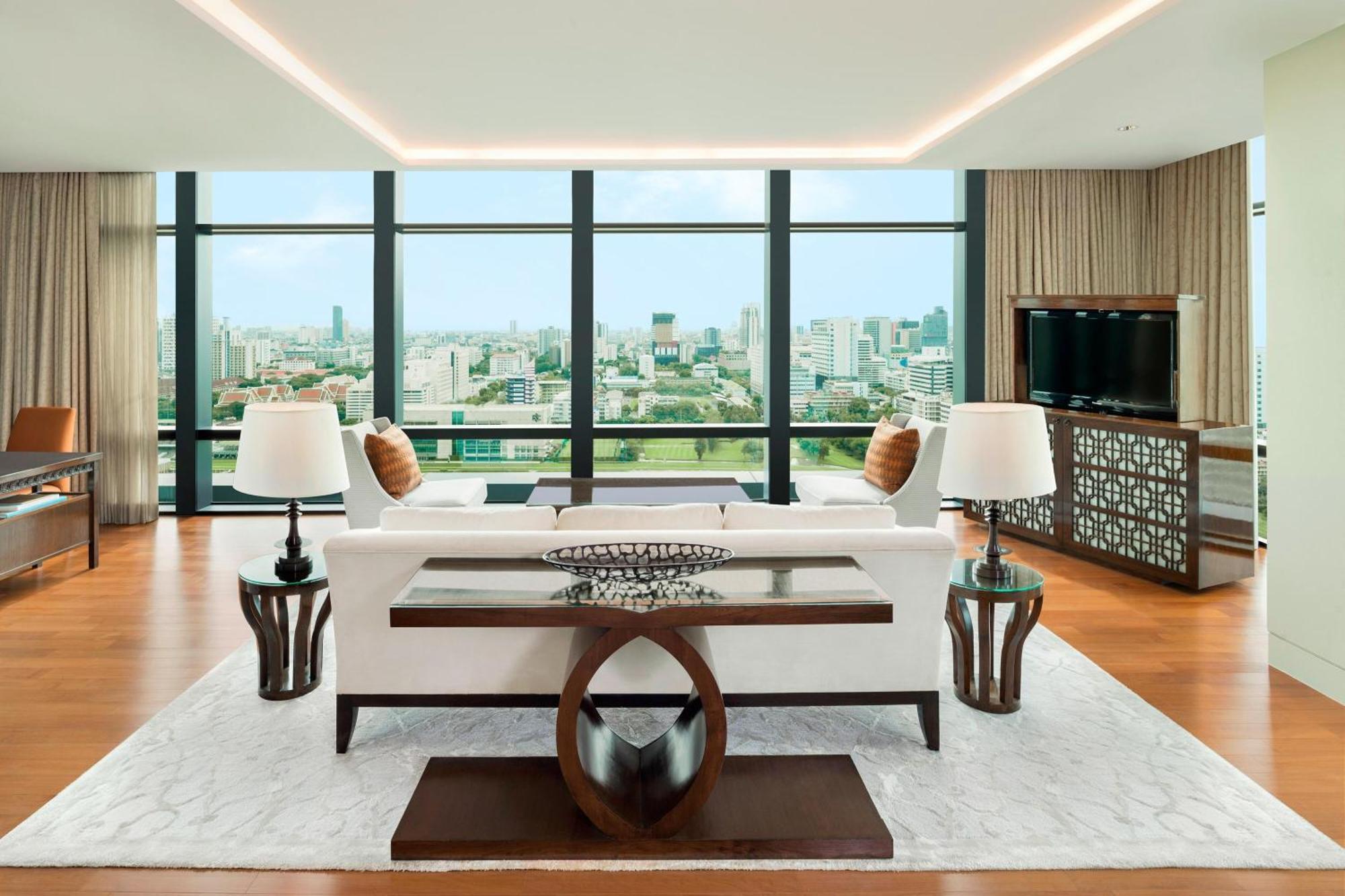 Astor Suite 1 Bedroom Suite Golf course view Corner room High floor