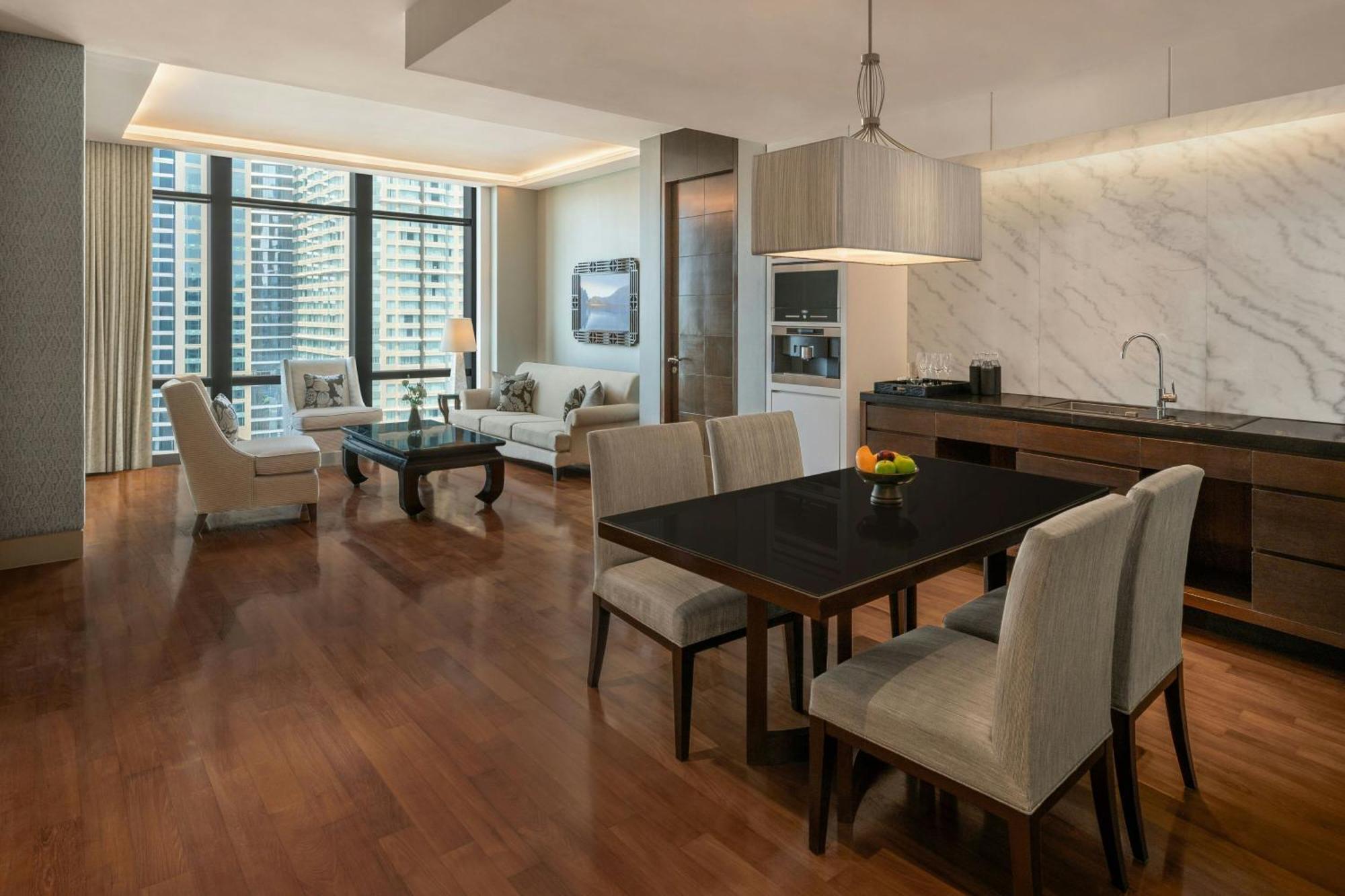 Family Two-Bedroom Suite Skyline View