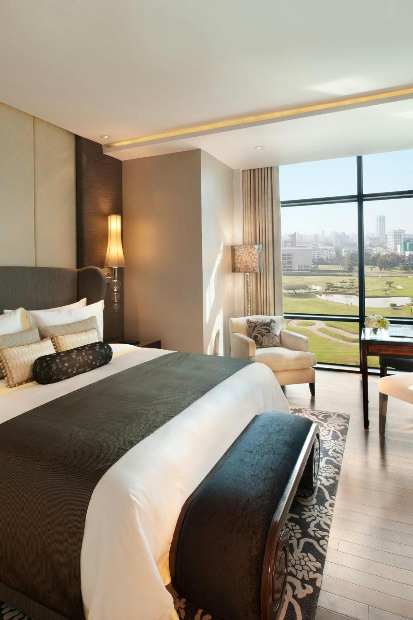 Astor King Room Golf Course View