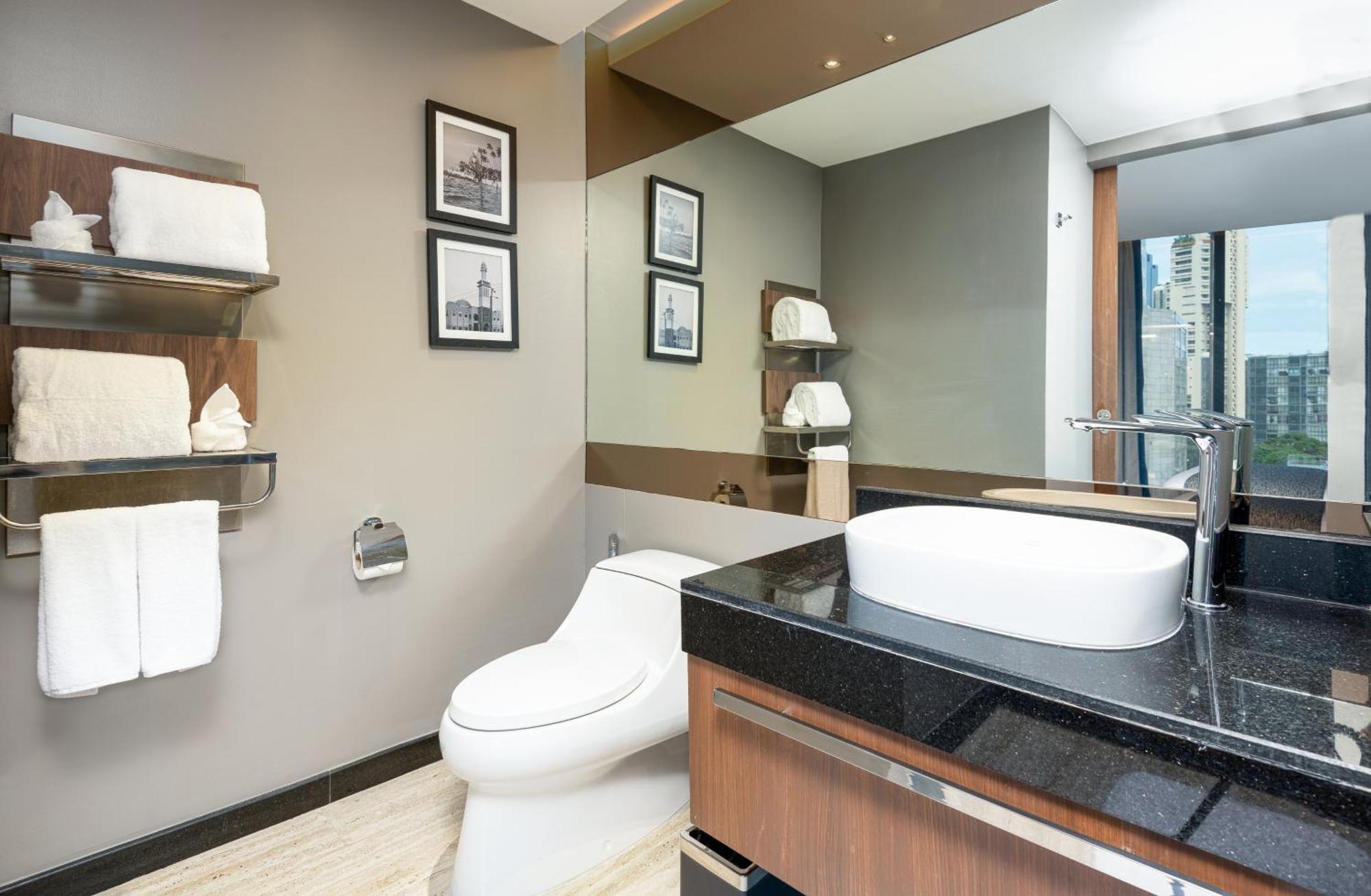 Montraj Club One Bedroom Suite