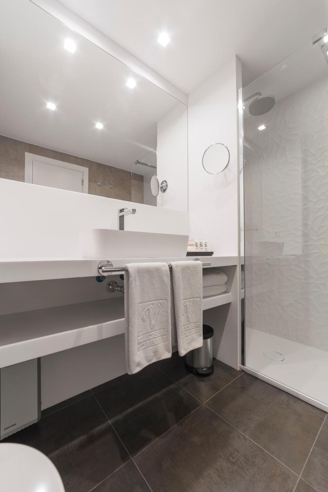 Vincci Room
