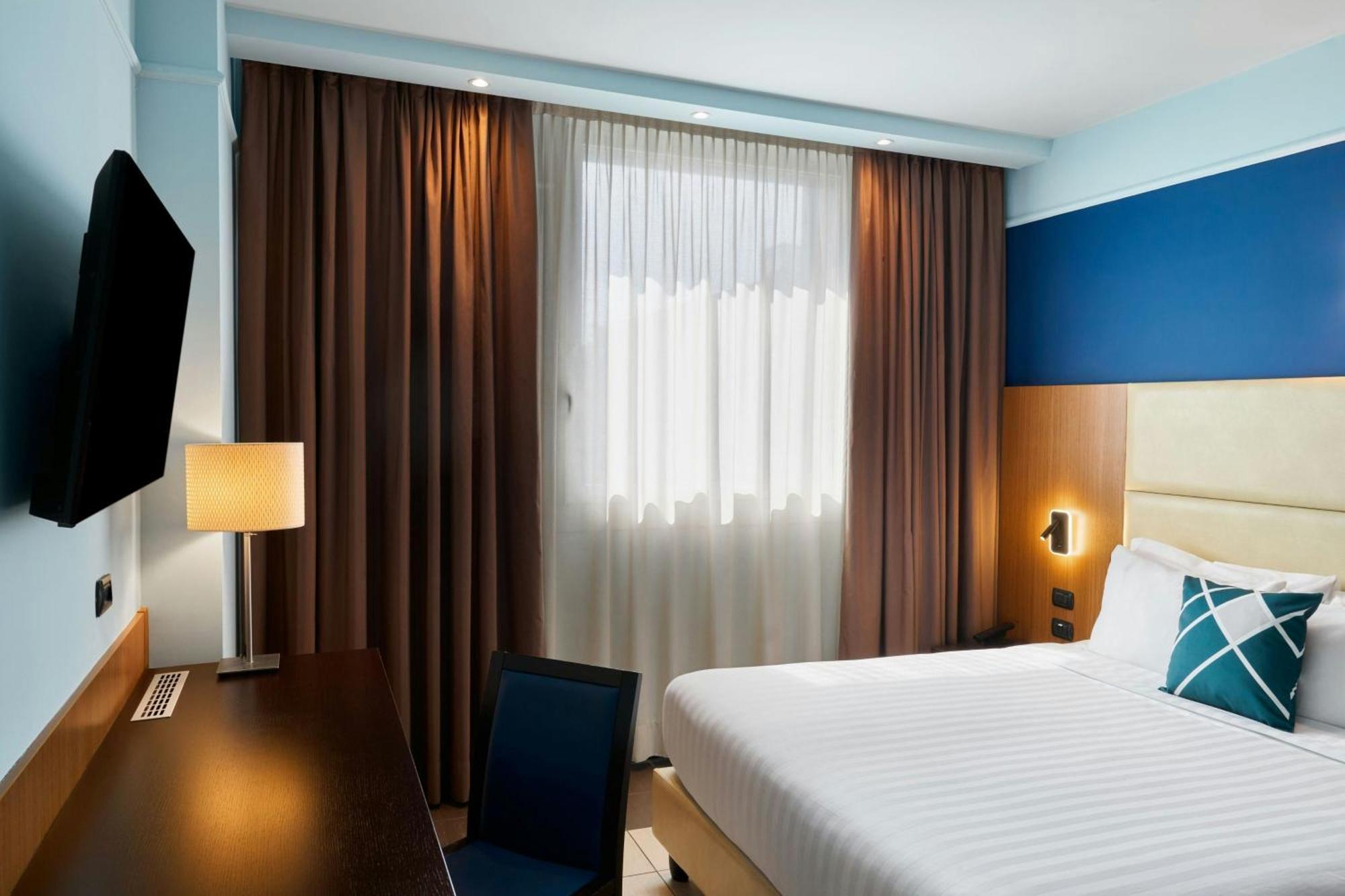 Standaardkamer met Queensize Bed en Uitzicht op de Stad