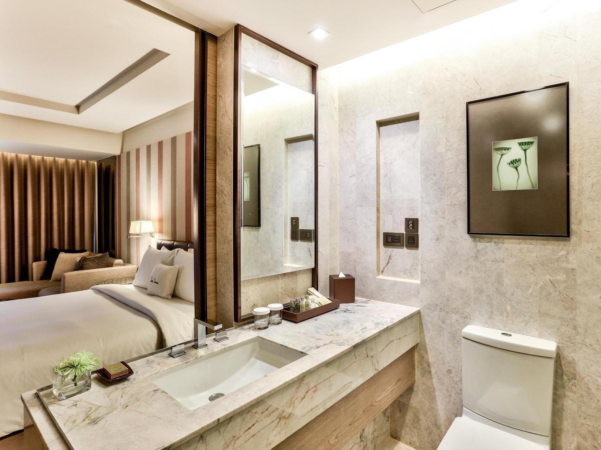 Superior King Room