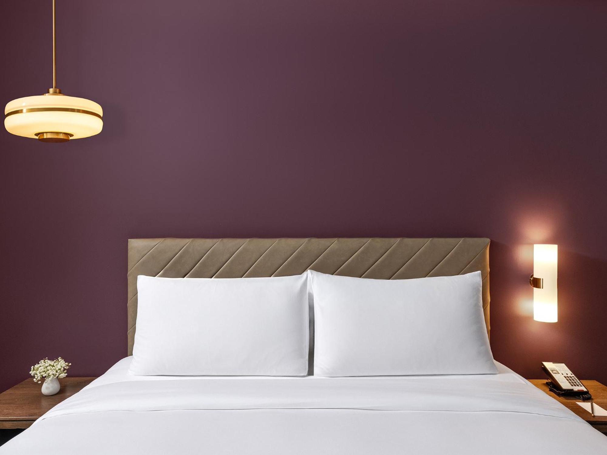 Deluxe King Room City View